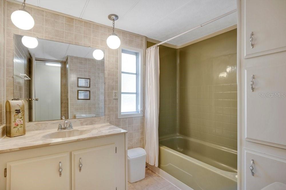 Image 22 of 43 For 6 Florence Boulevard