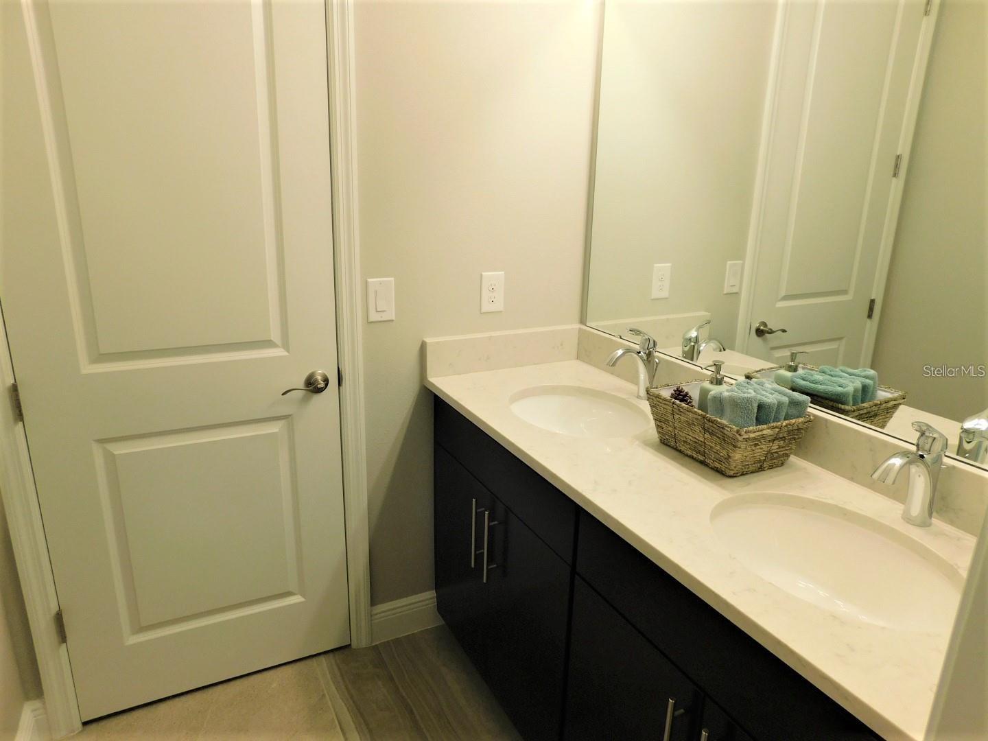 Image 37 of 50 For 15532 Sweet Orange Avenue