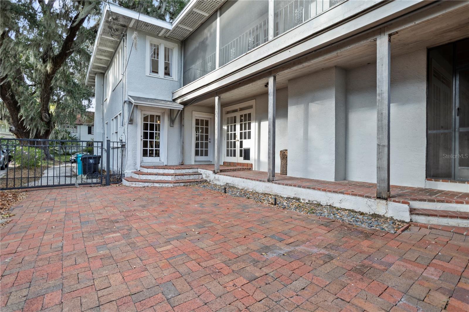 Image 19 of 54 For 210 Phillips Place