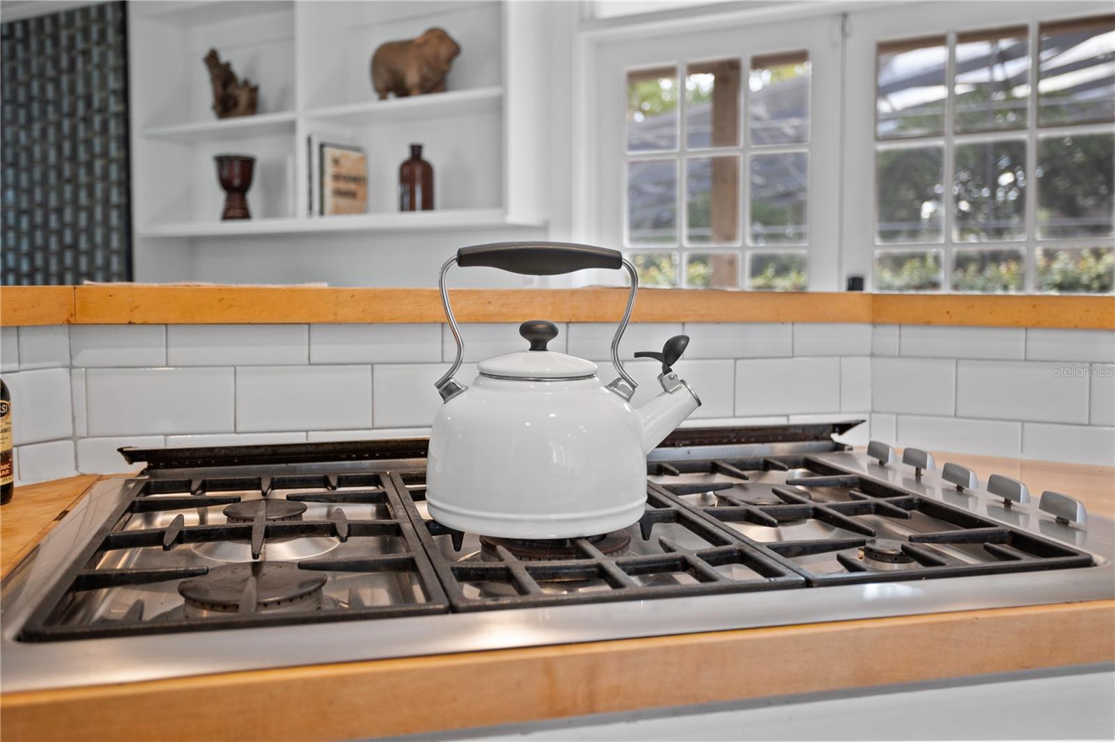 Image 26 of 54 For 210 Phillips Place