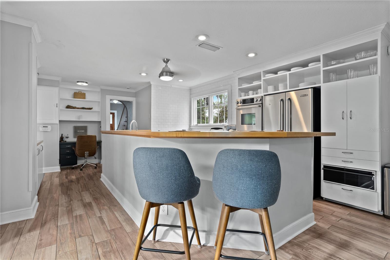 Image 29 of 54 For 210 Phillips Place