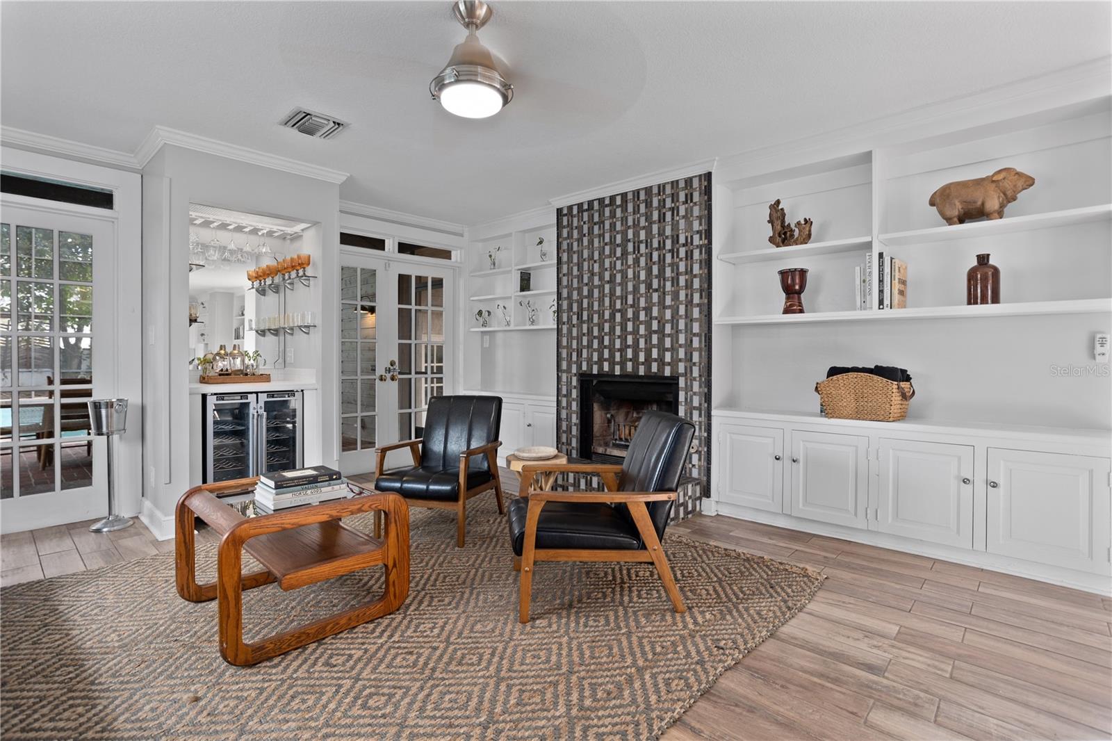 Image 34 of 54 For 210 Phillips Place