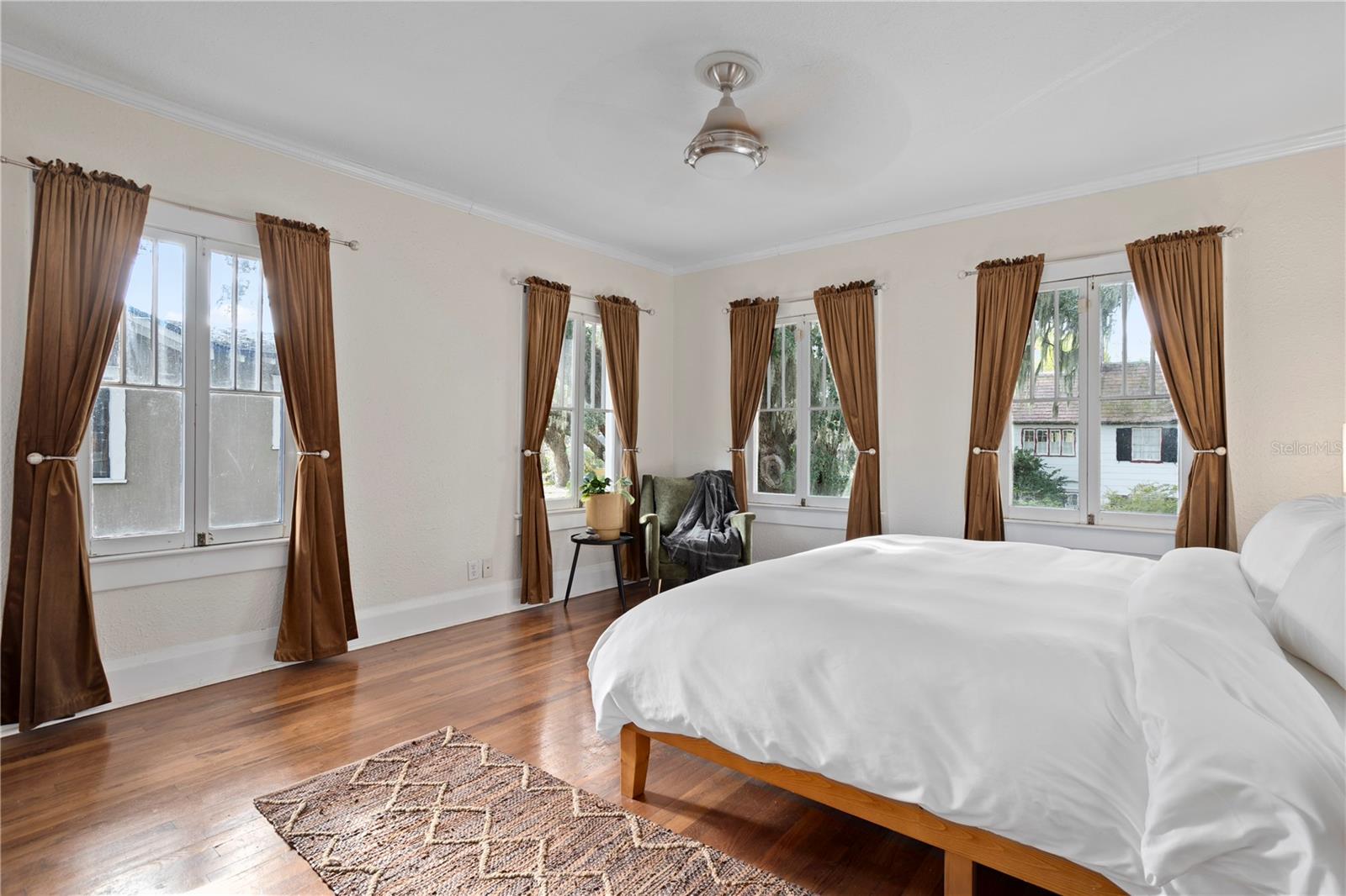 Image 39 of 54 For 210 Phillips Place