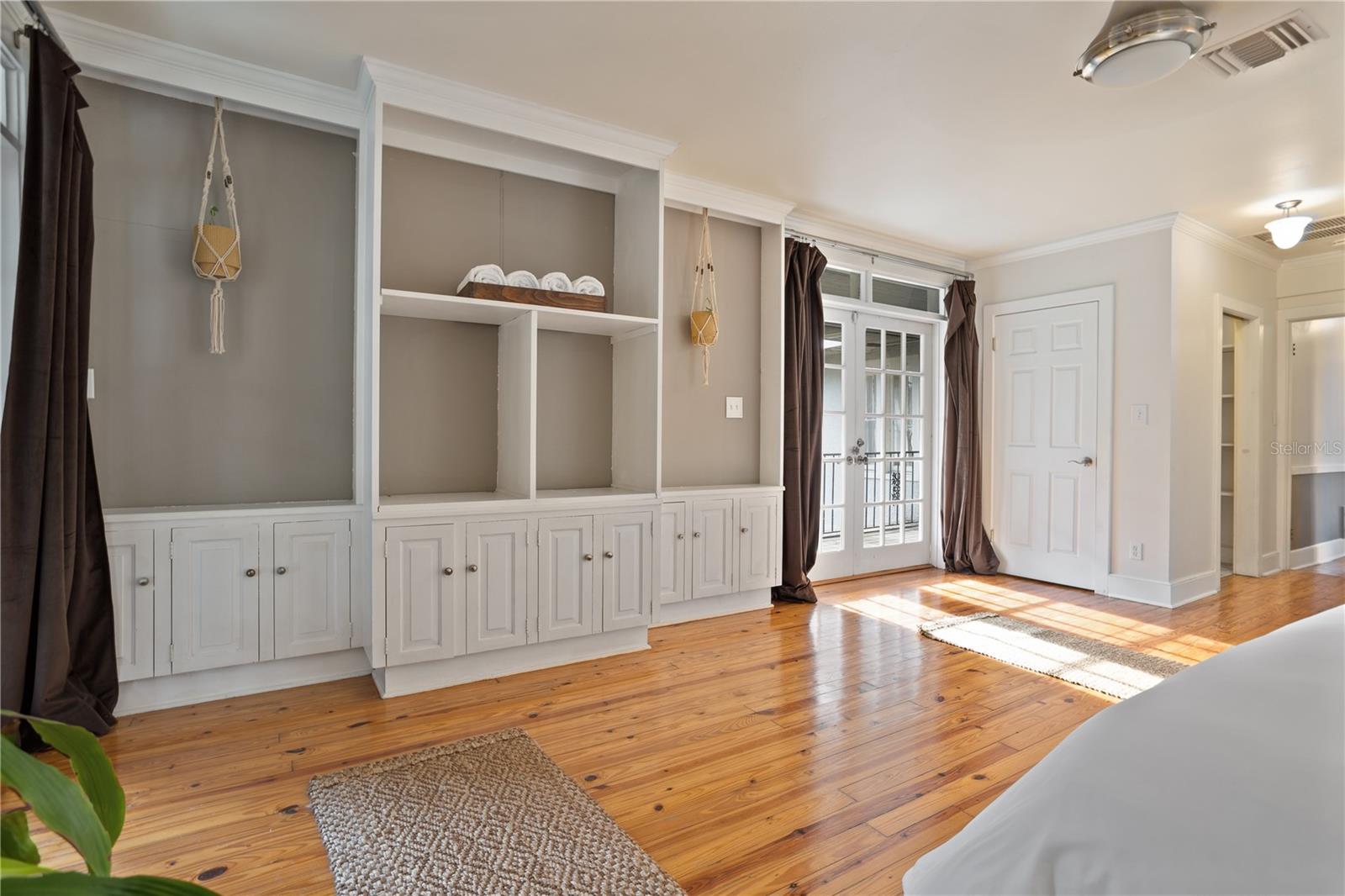 Image 42 of 54 For 210 Phillips Place