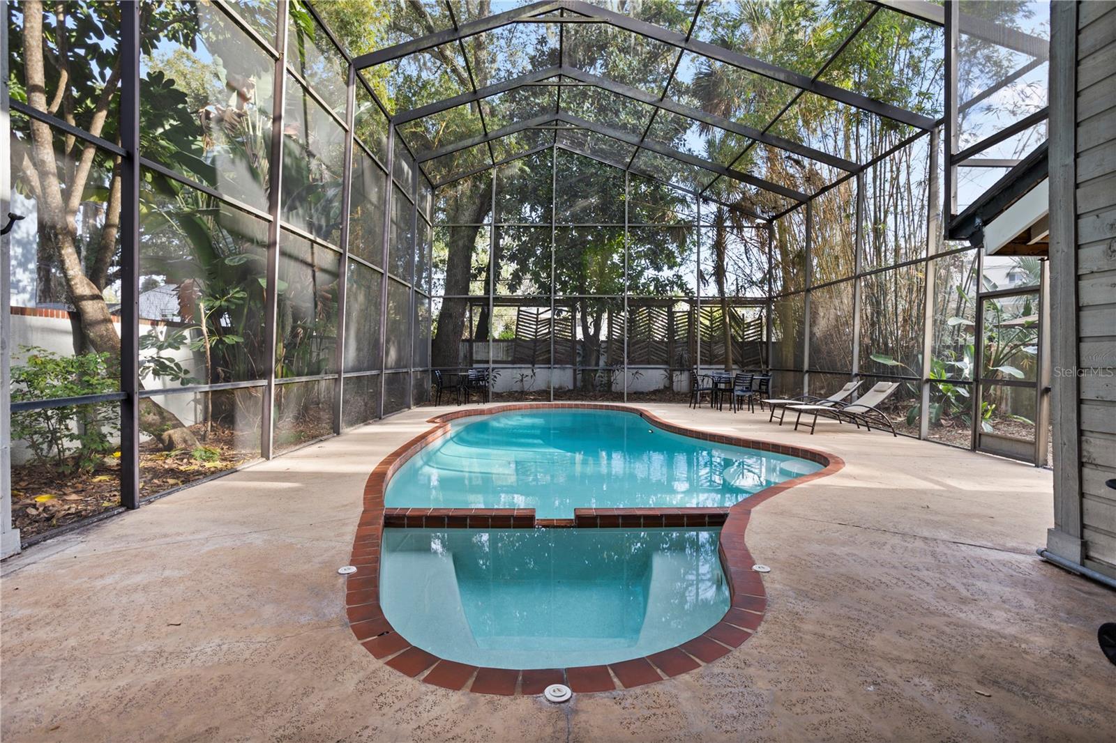 Image 9 of 54 For 210 Phillips Place