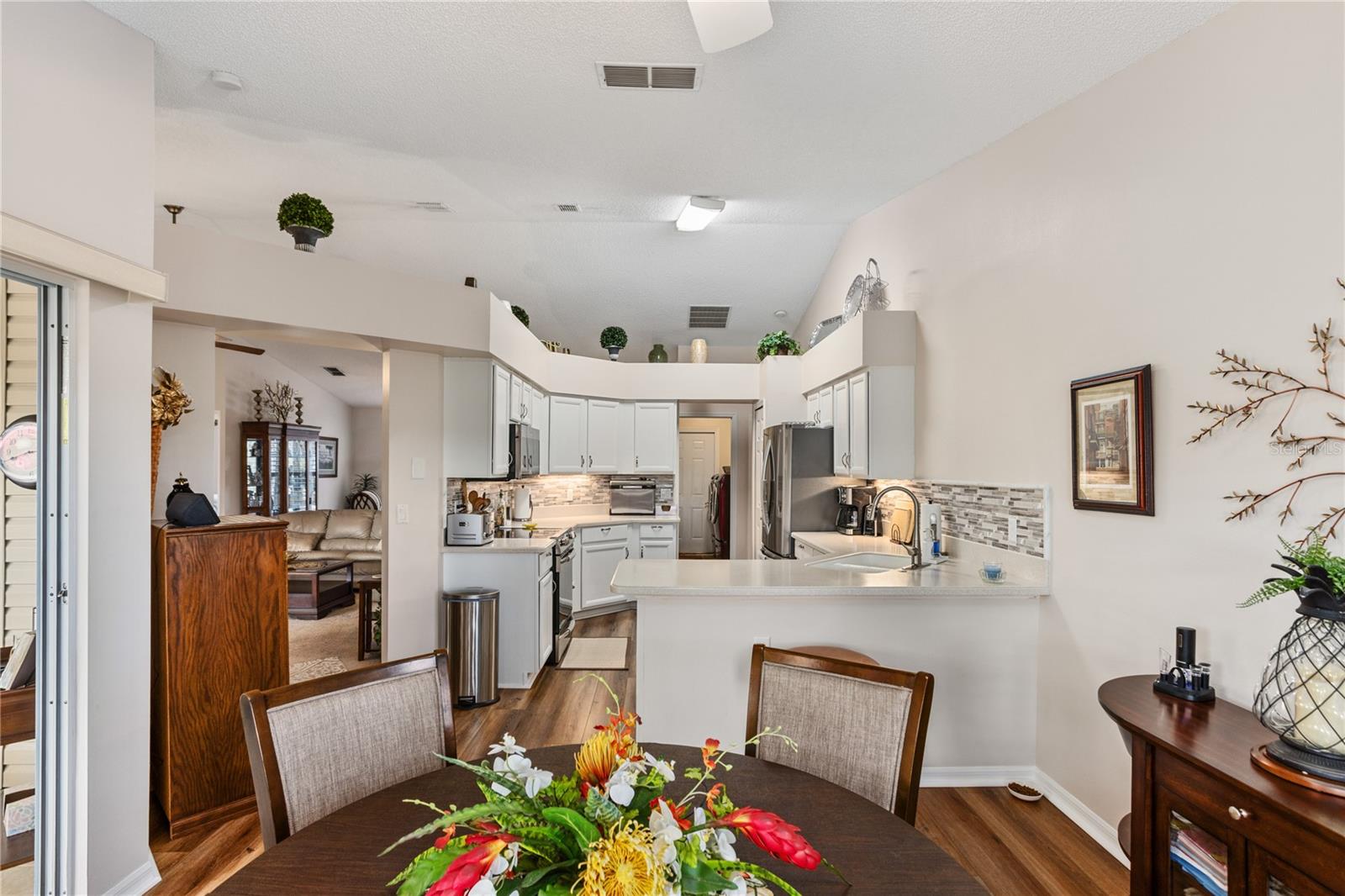 Image 10 of 47 For 25233 Lost Oak Circle