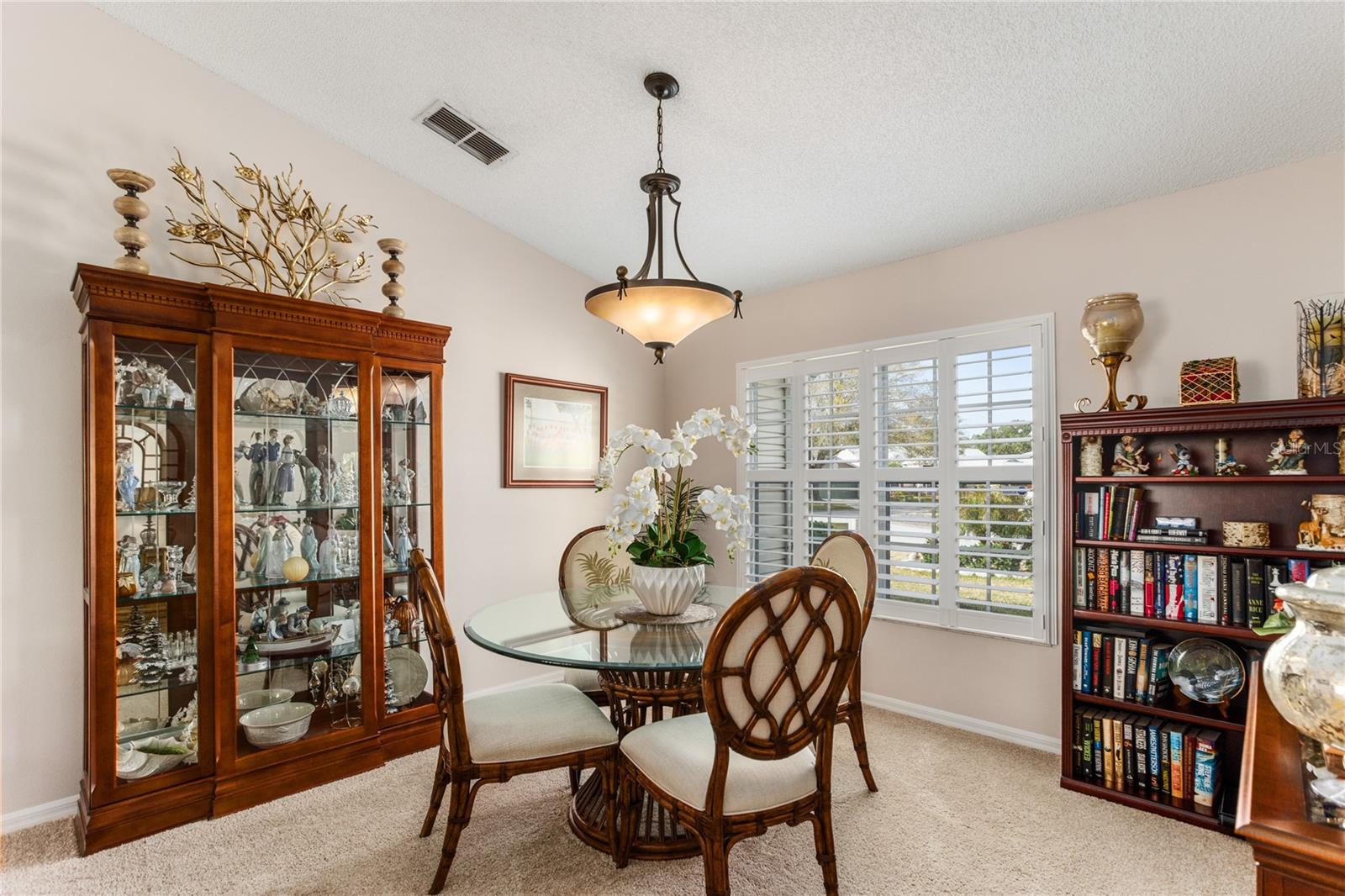 Image 18 of 47 For 25233 Lost Oak Circle