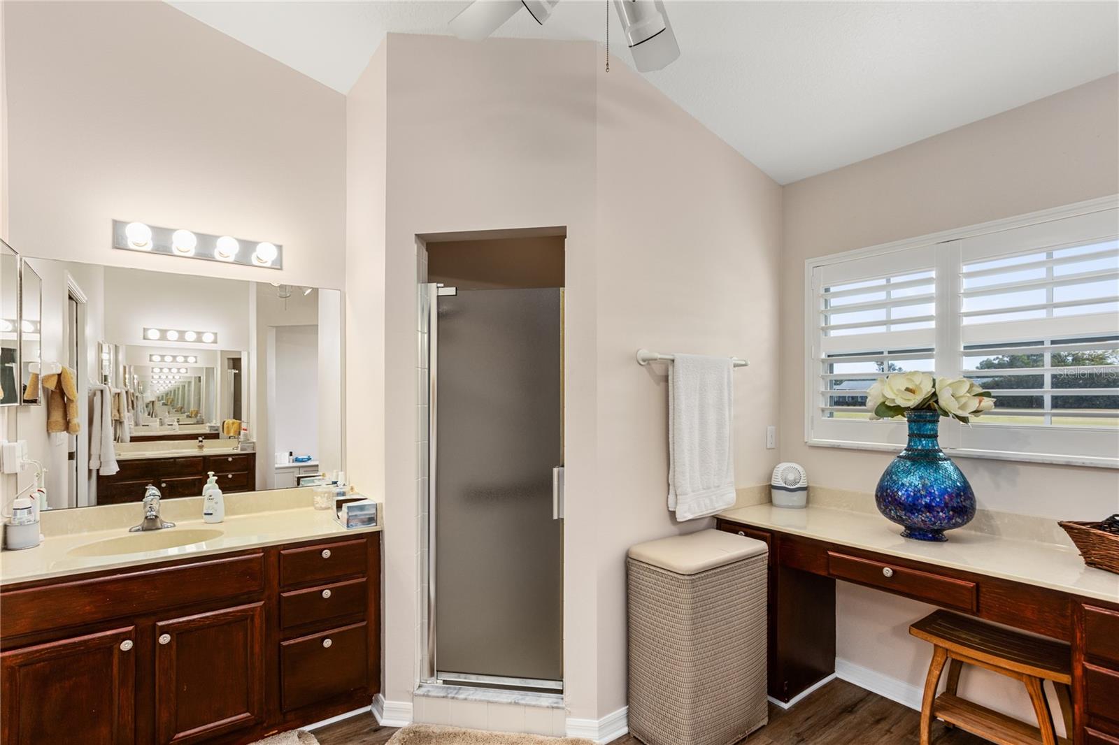 Image 24 of 47 For 25233 Lost Oak Circle