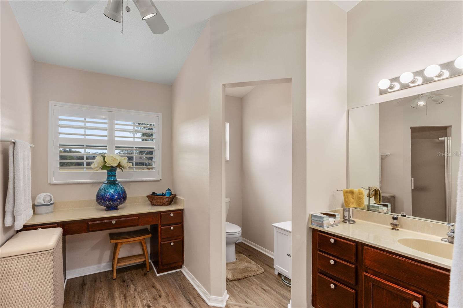 Image 25 of 47 For 25233 Lost Oak Circle