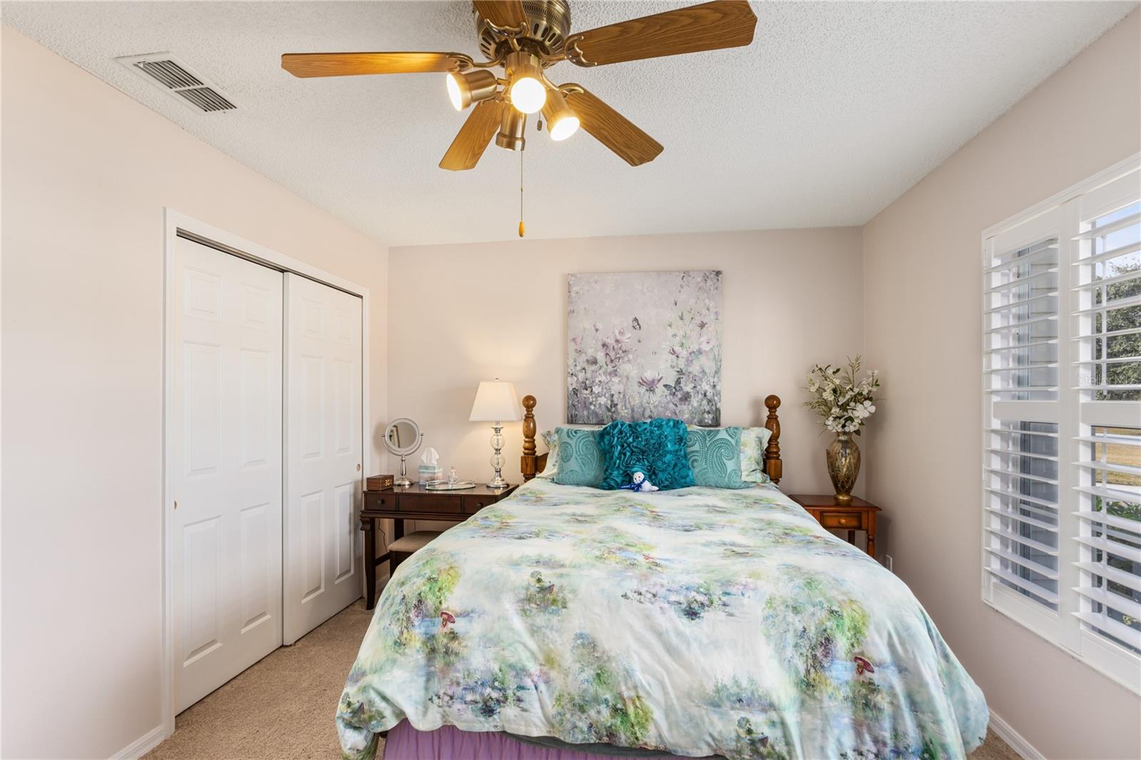 Image 27 of 47 For 25233 Lost Oak Circle