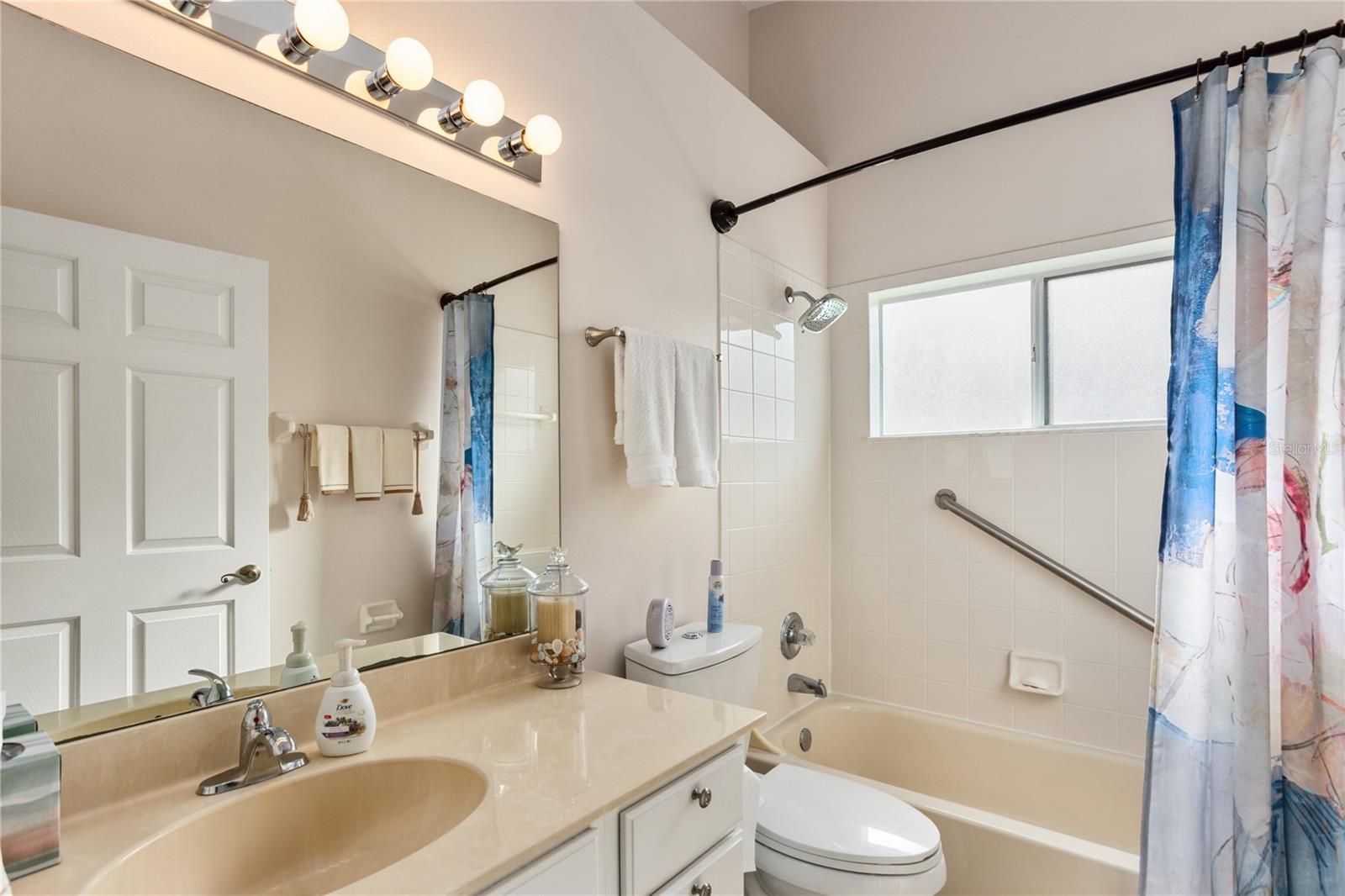 Image 28 of 47 For 25233 Lost Oak Circle