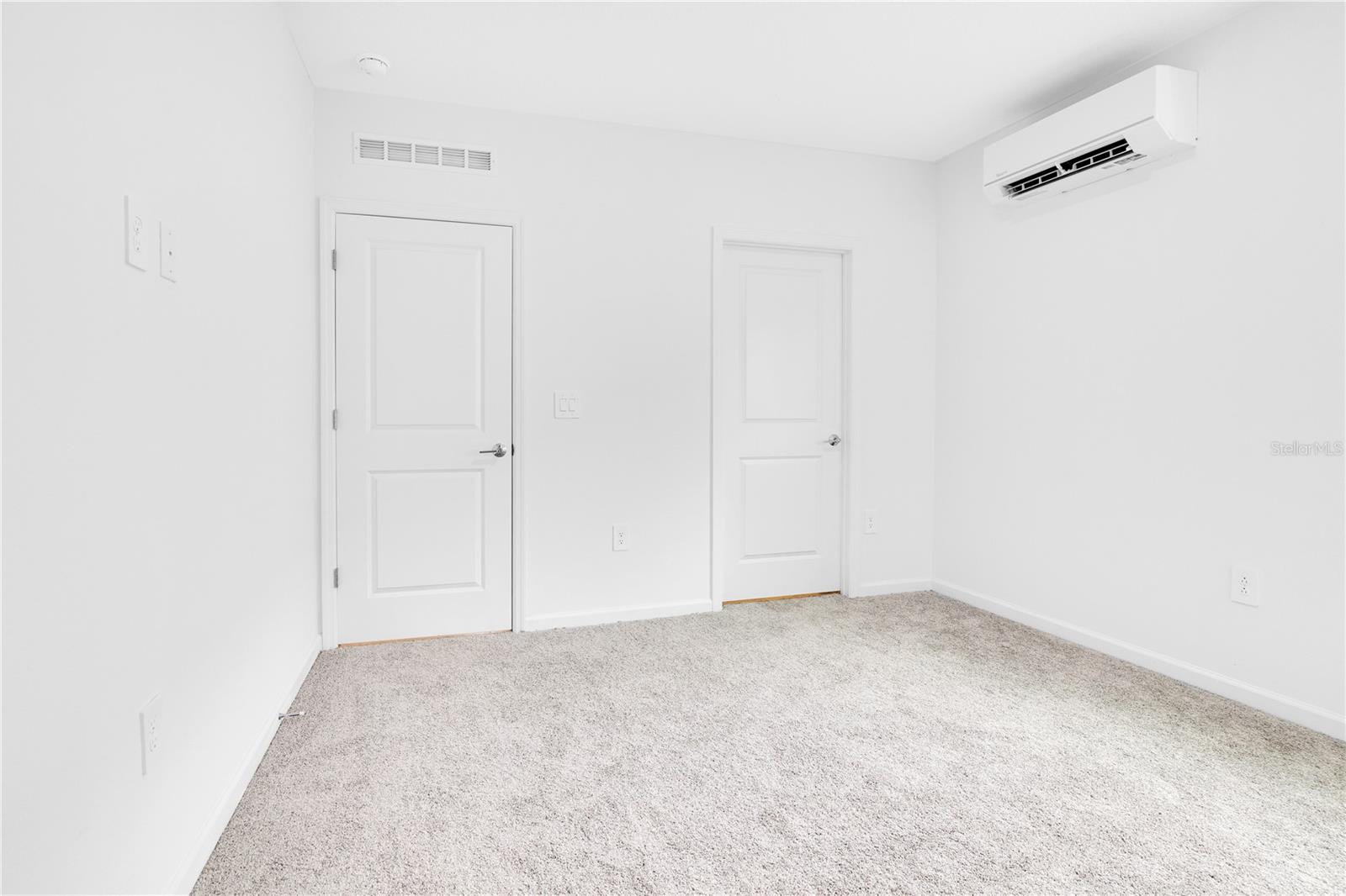 Image 38 of 44 For 2671 Armstrong Avenue A