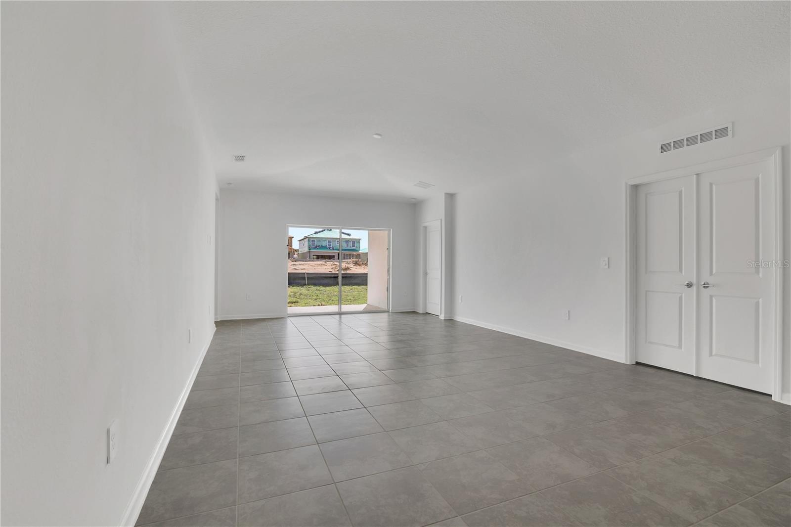 Image 4 of 44 For 2671 Armstrong Avenue A