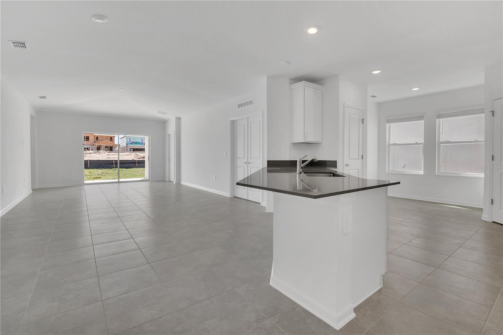 Image 5 of 44 For 2671 Armstrong Avenue A