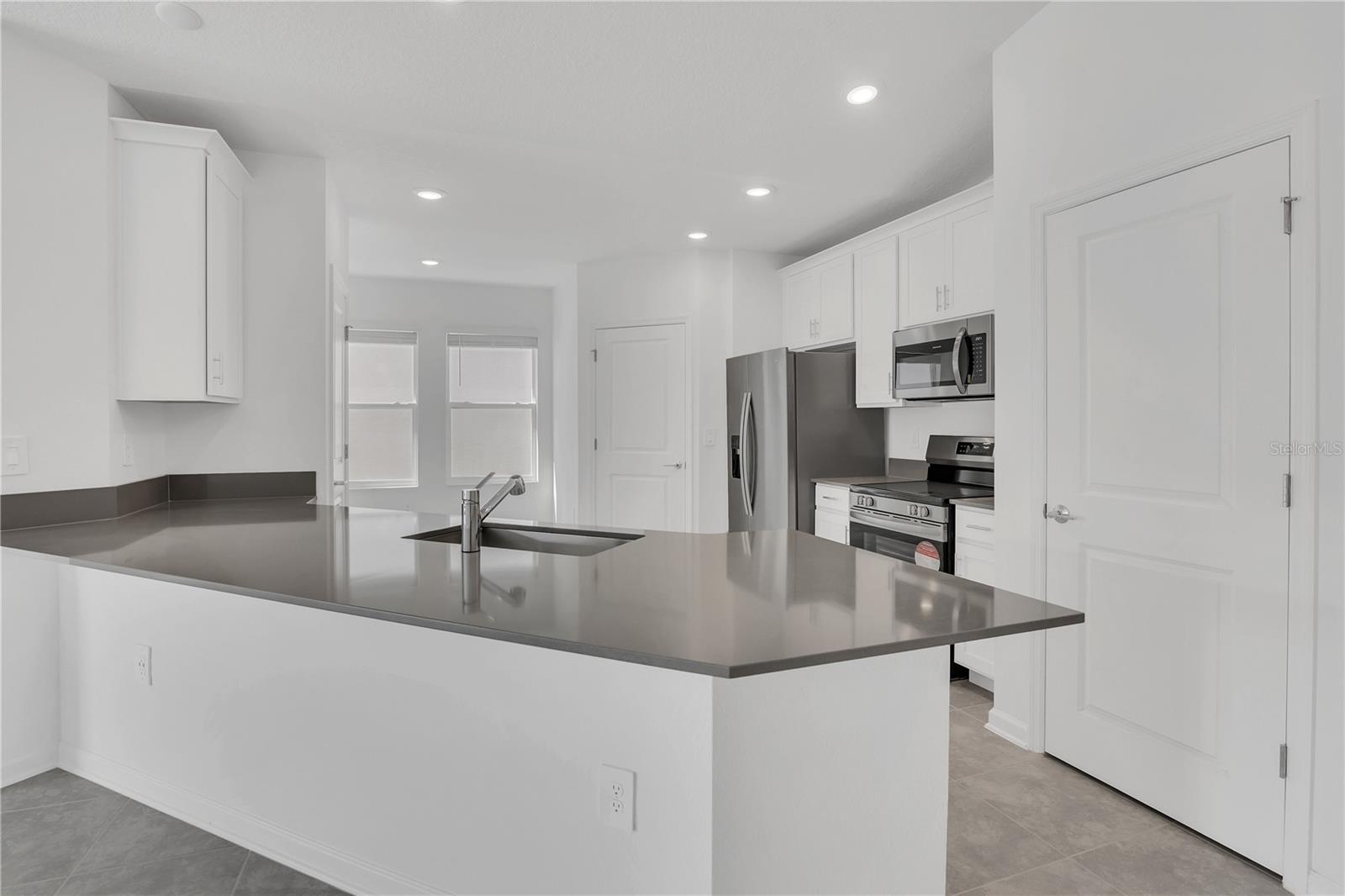 Image 6 of 44 For 2671 Armstrong Avenue A