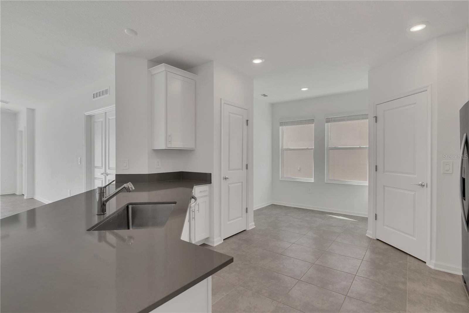 Image 7 of 44 For 2671 Armstrong Avenue A