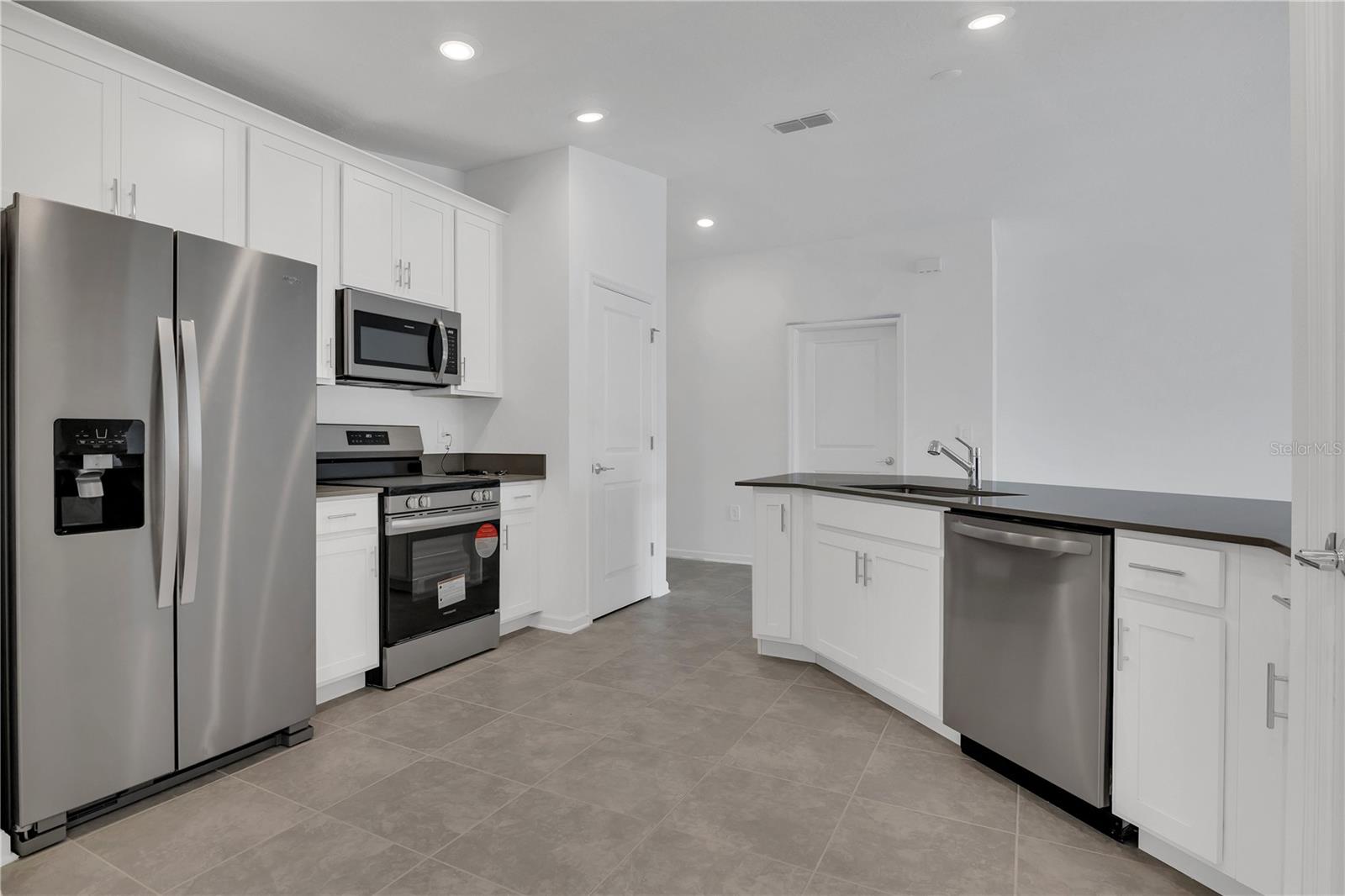 Image 9 of 44 For 2671 Armstrong Avenue A