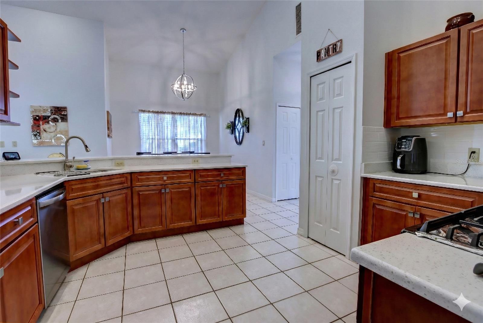 Image 15 of 39 For 3201 Site To See Avenue