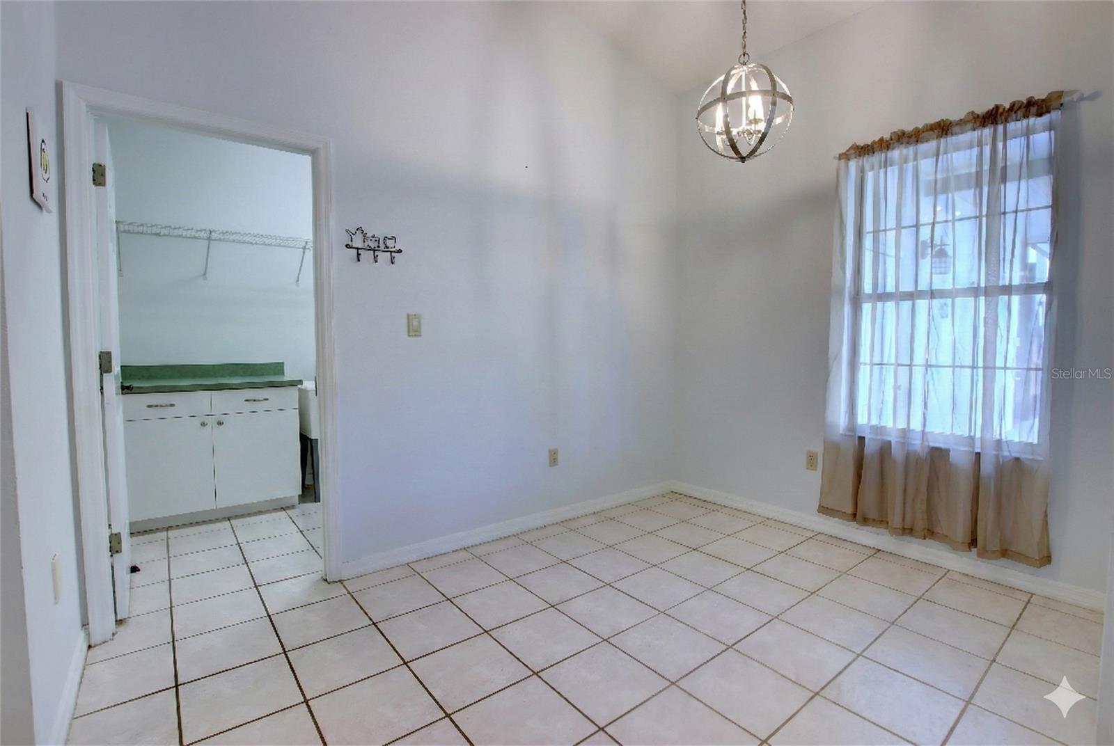 Image 19 of 39 For 3201 Site To See Avenue