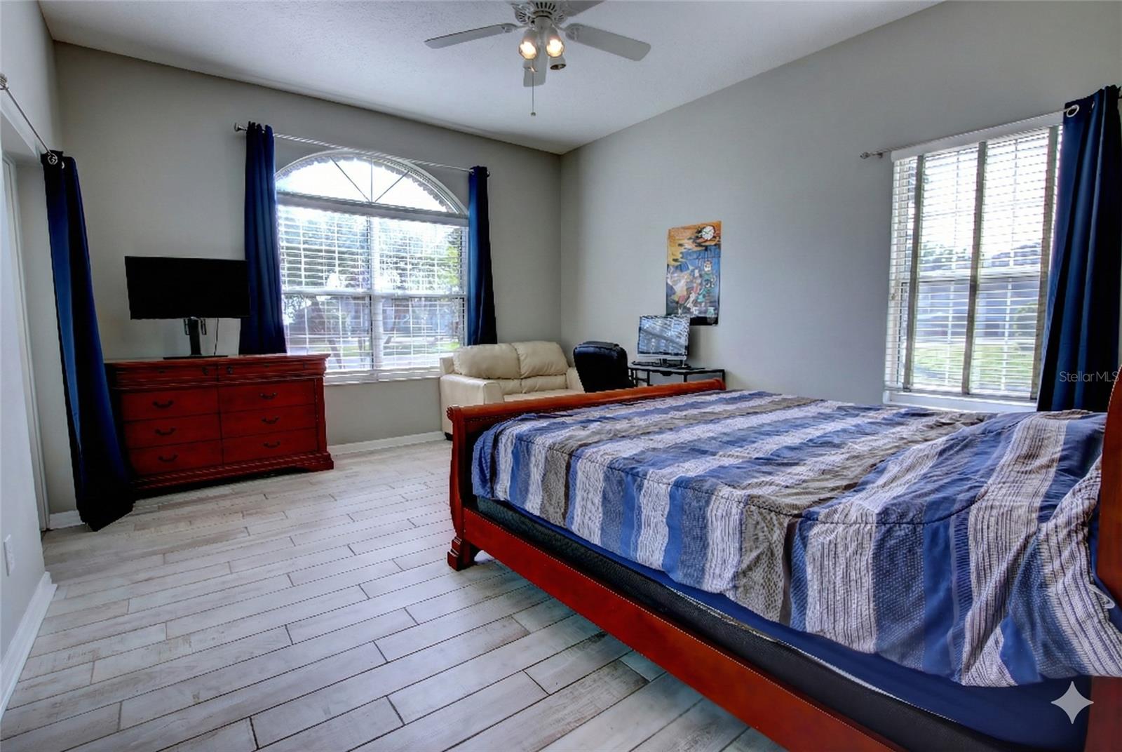 Image 26 of 39 For 3201 Site To See Avenue