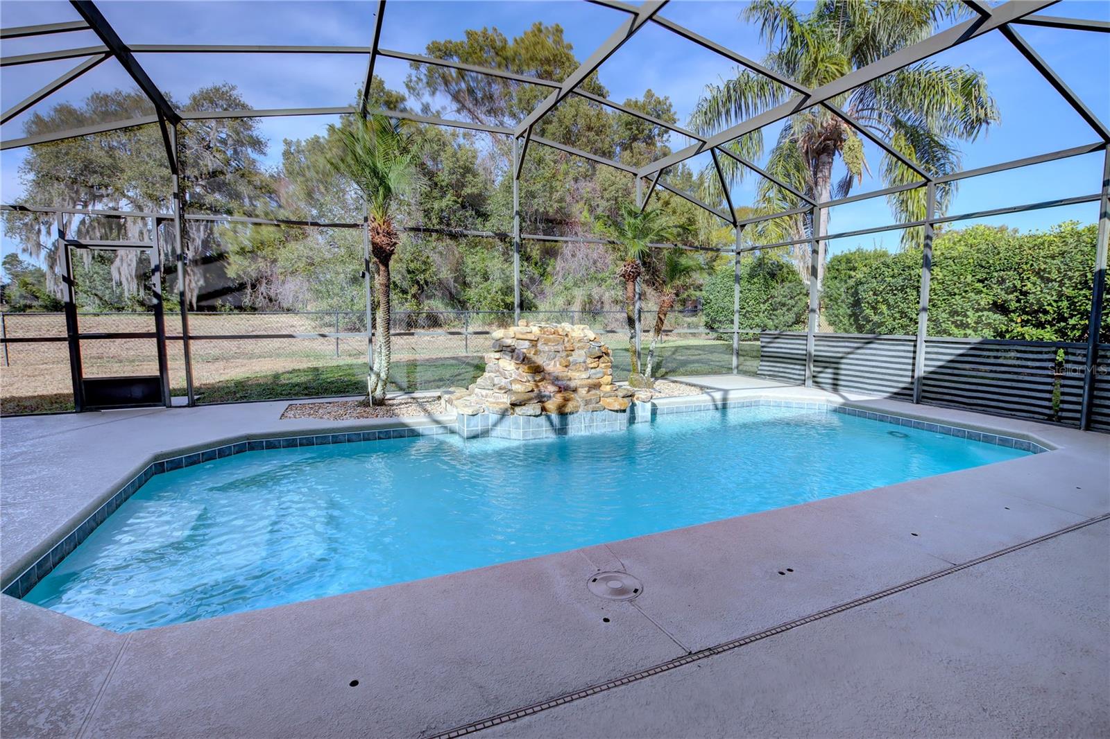 Image 32 of 39 For 3201 Site To See Avenue