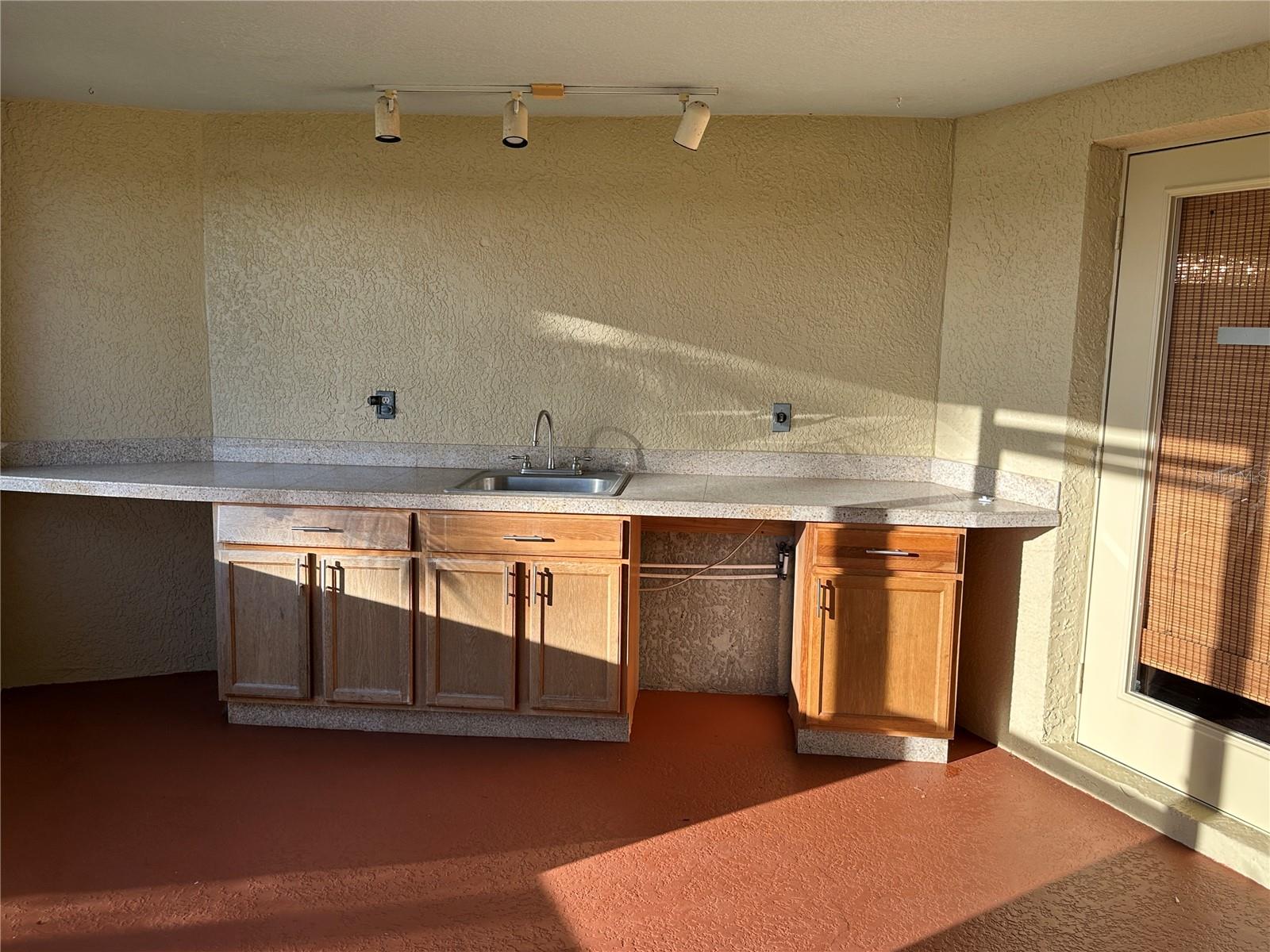 Image 11 of 38 For 41515 Silver Drive