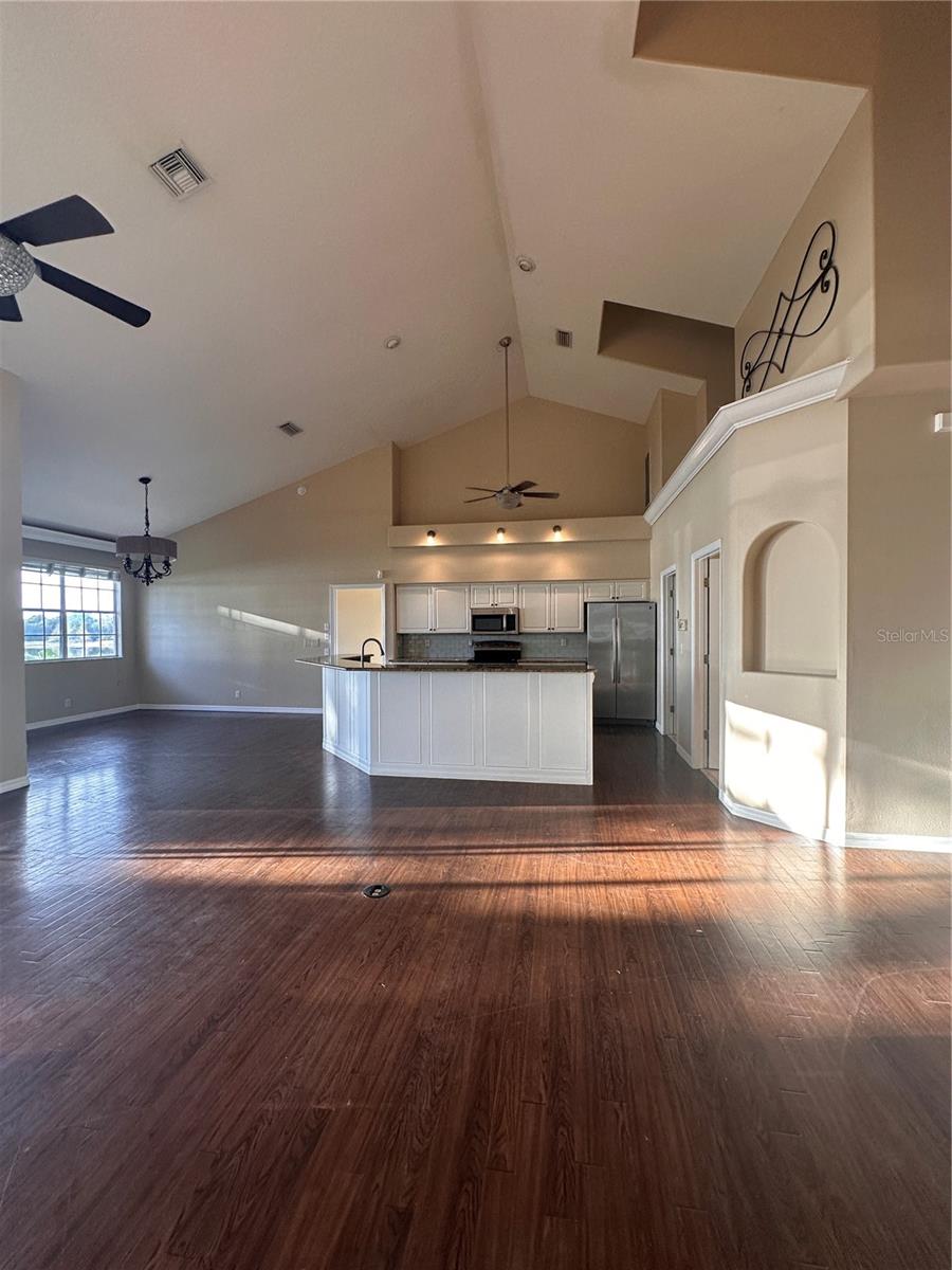 Image 12 of 38 For 41515 Silver Drive