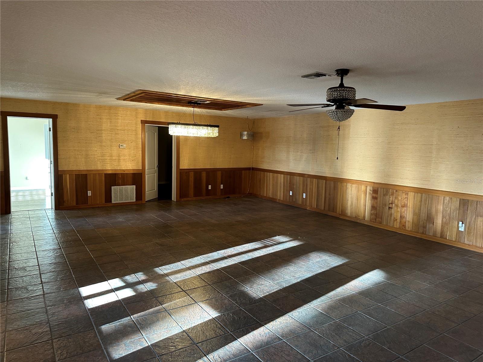 Image 7 of 38 For 41515 Silver Drive