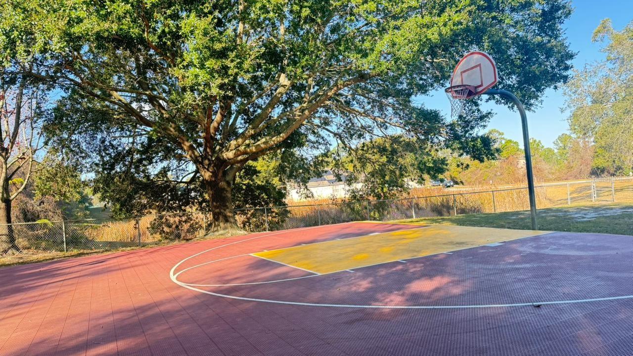 Image 15 of 17 For 465 Haversham Road