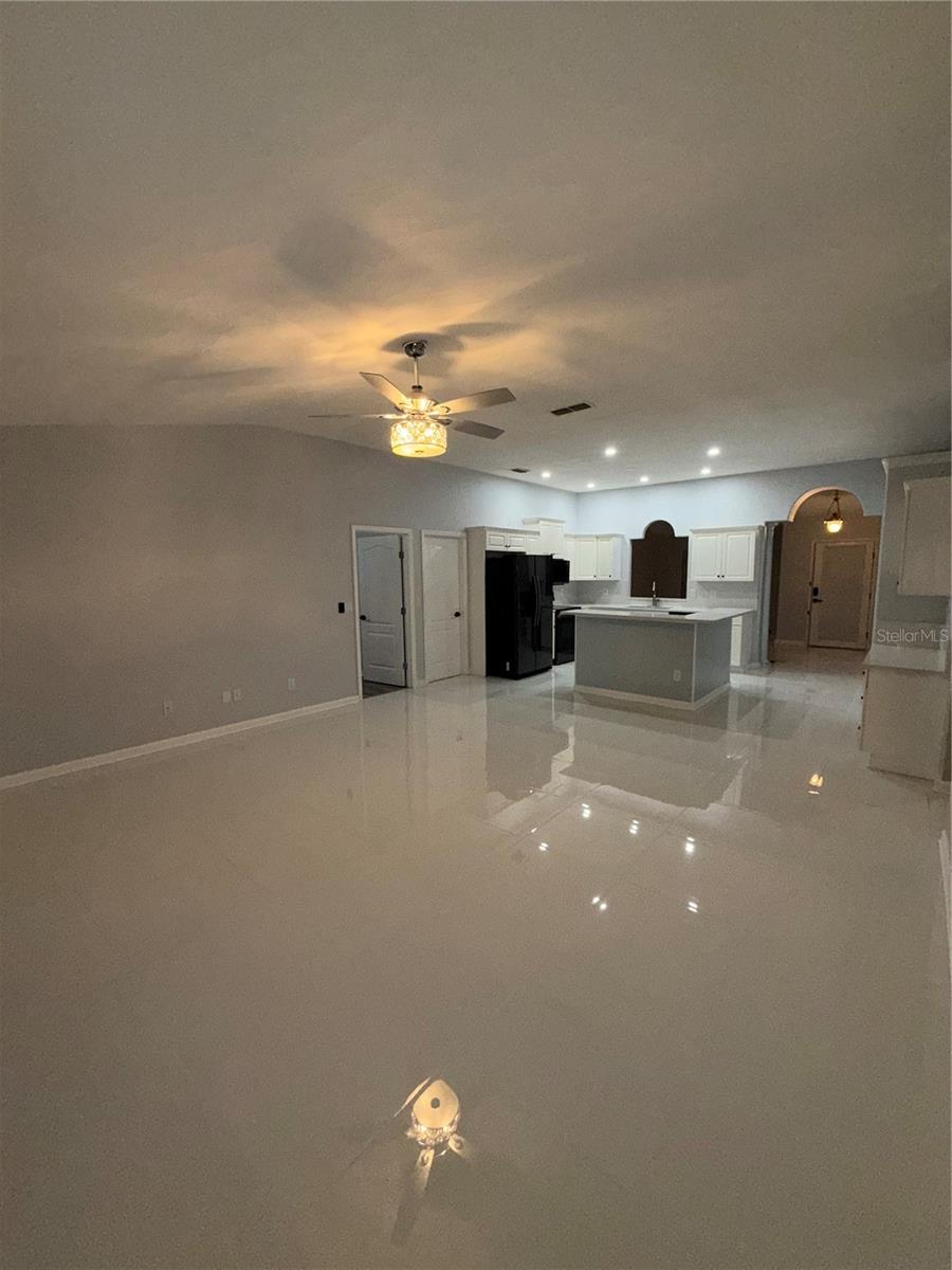 Image 3 of 17 For 465 Haversham Road