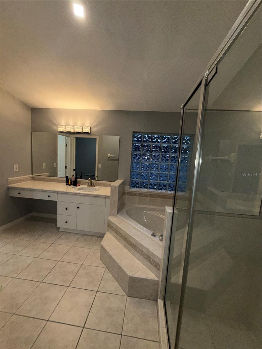 Image 5 of 17 For 465 Haversham Road