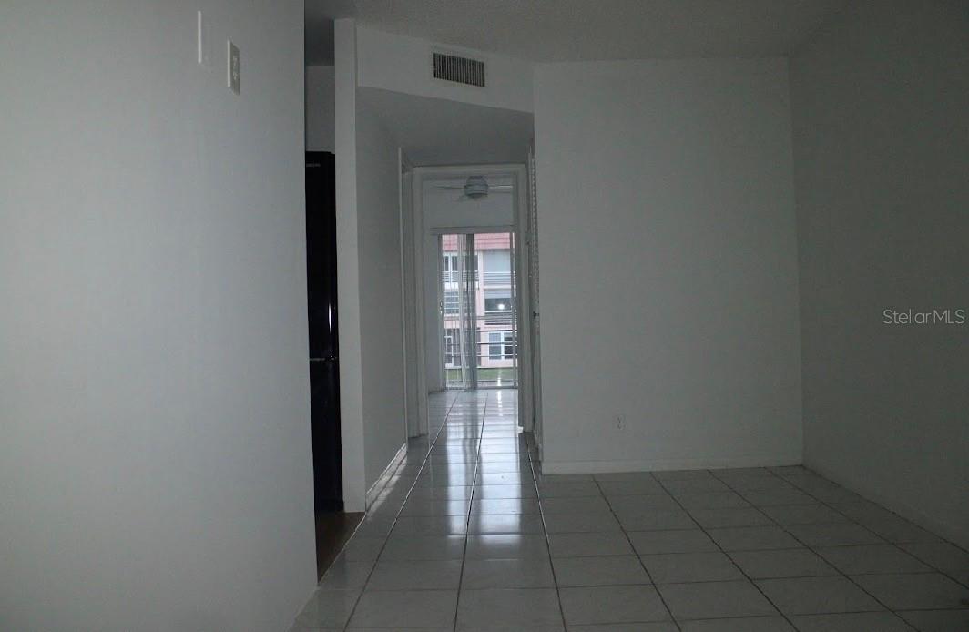 Image 8 of 19 For 9141 Sunrise Lakes Boulevard 219