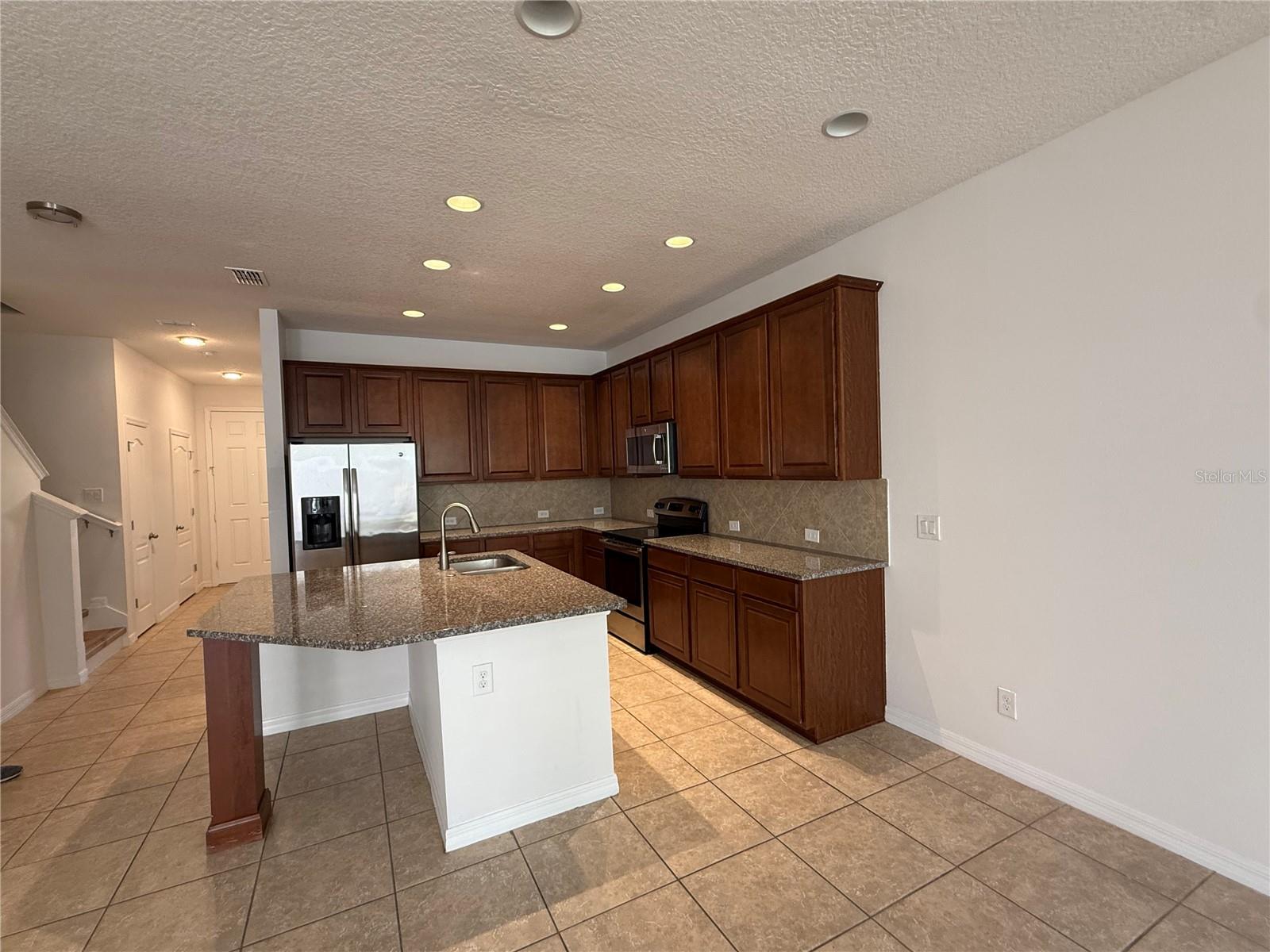 Image 5 of 27 For 7605 Ripplepointe Way