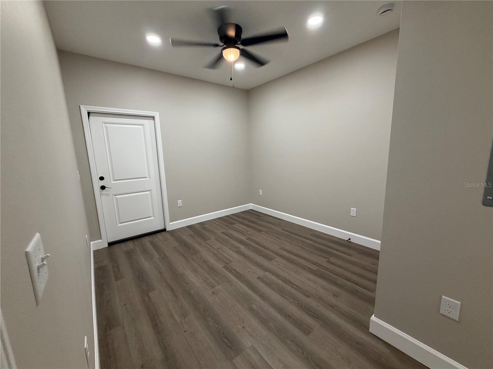 Image 12 of 17 For 1418 Magnolia Loop 102