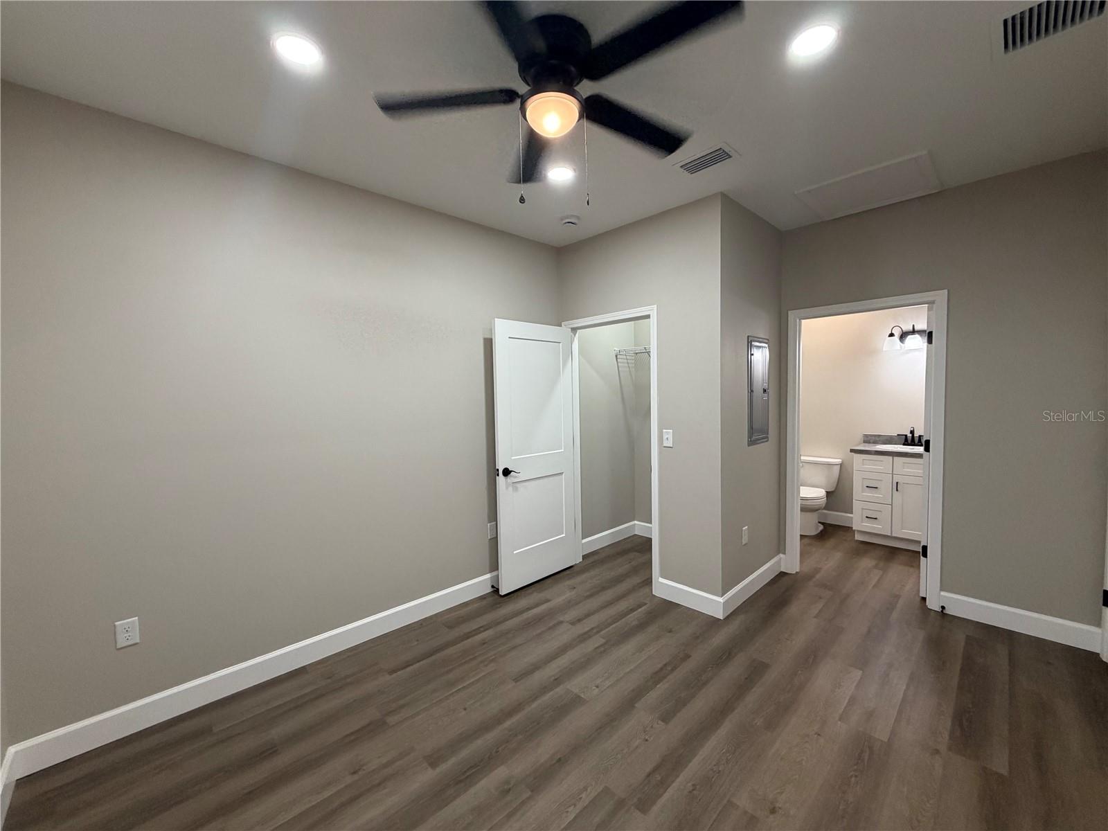 Image 15 of 17 For 1418 Magnolia Loop 102