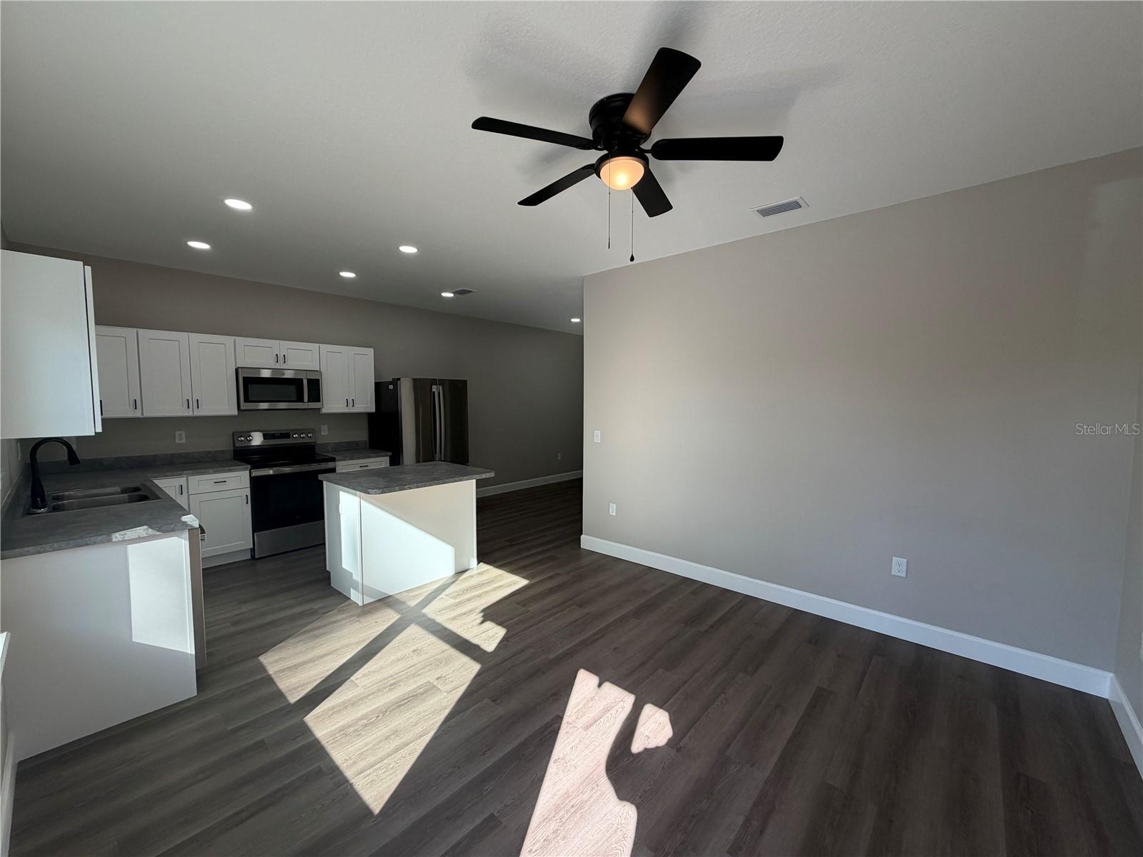 Image 4 of 17 For 1418 Magnolia Loop 102