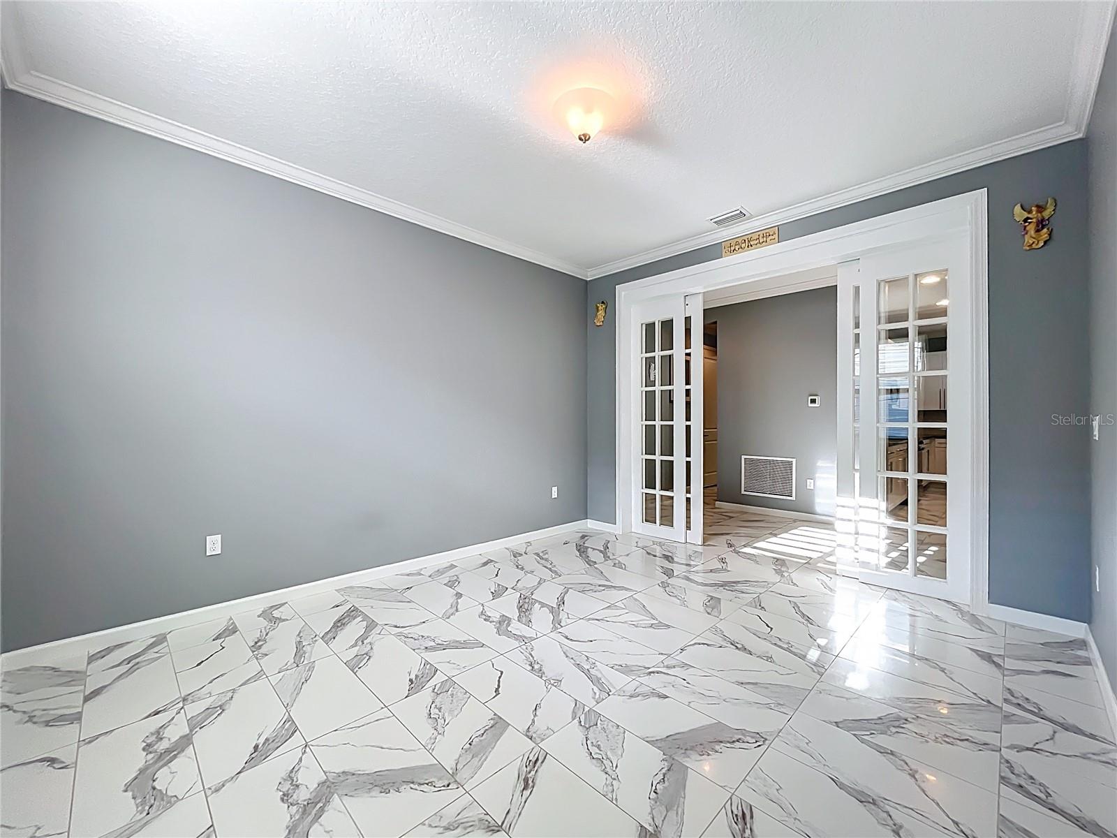 Image 15 of 91 For 295 Northcote Court