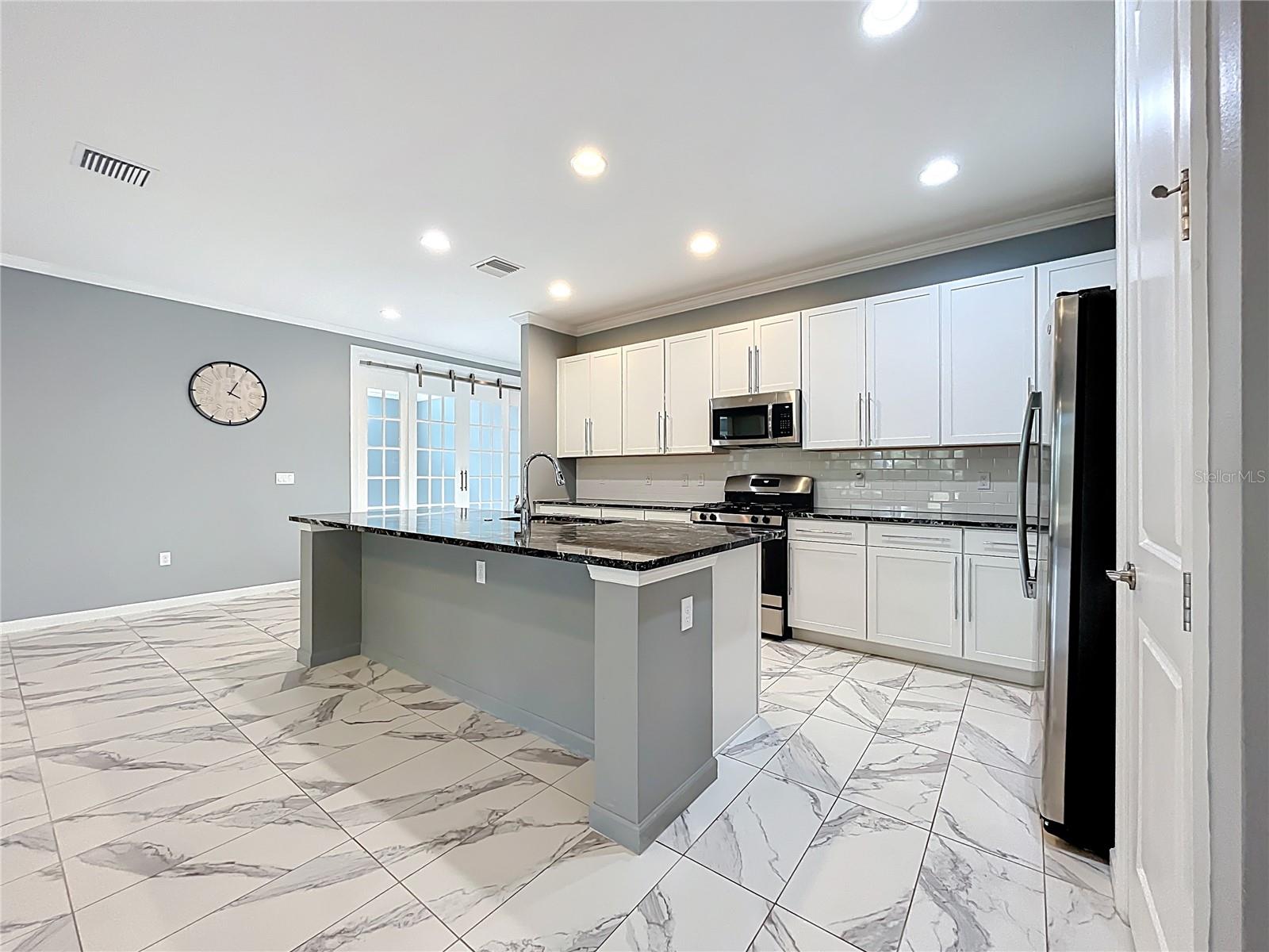 Image 22 of 91 For 295 Northcote Court