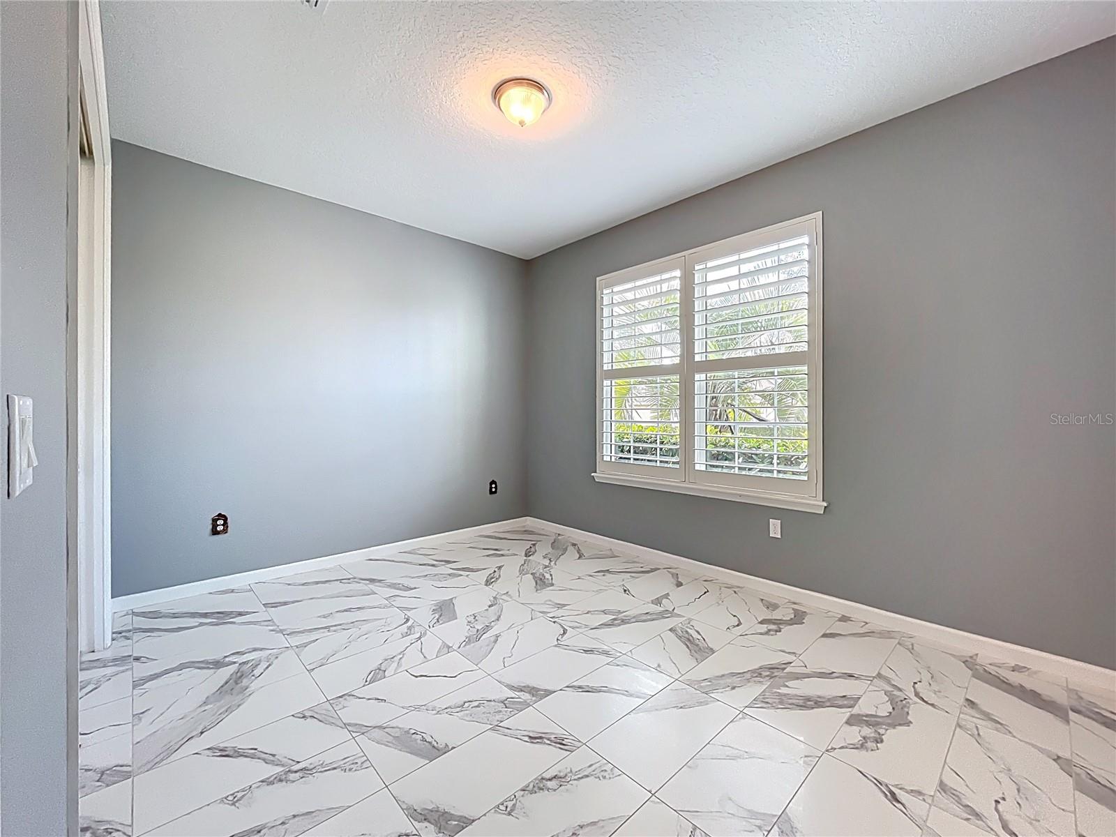 Image 33 of 91 For 295 Northcote Court