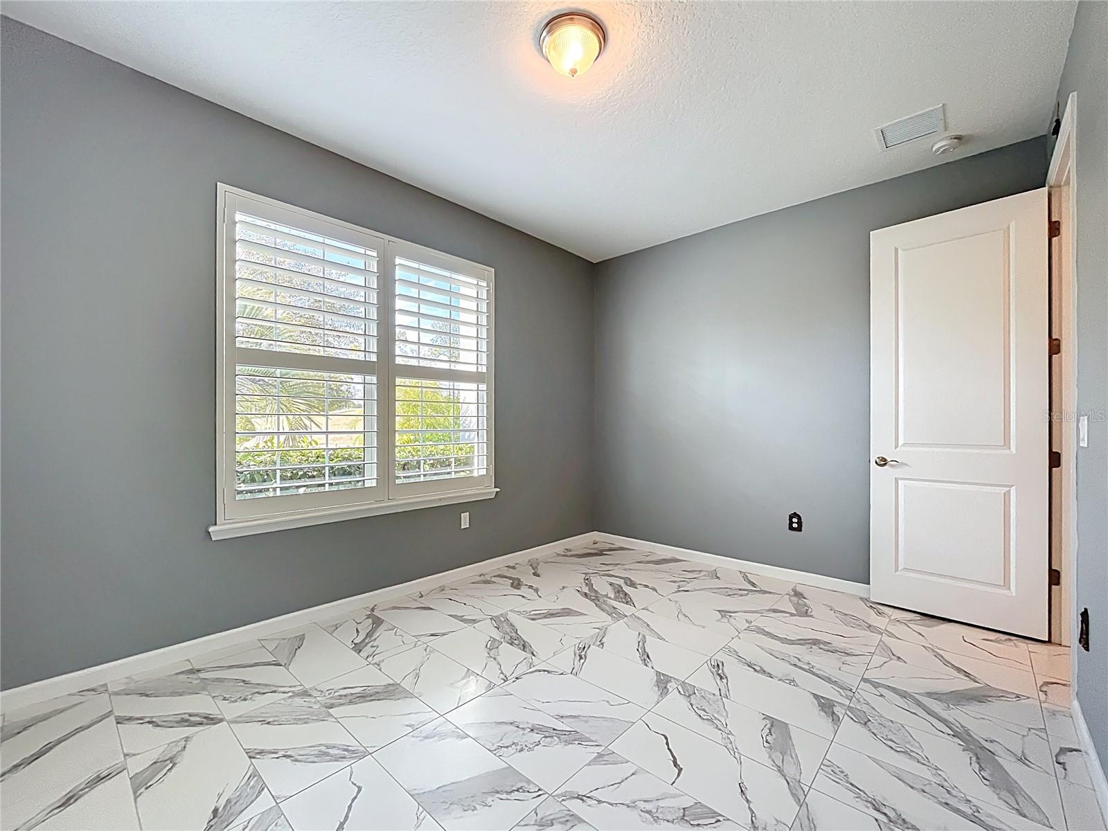 Image 36 of 91 For 295 Northcote Court