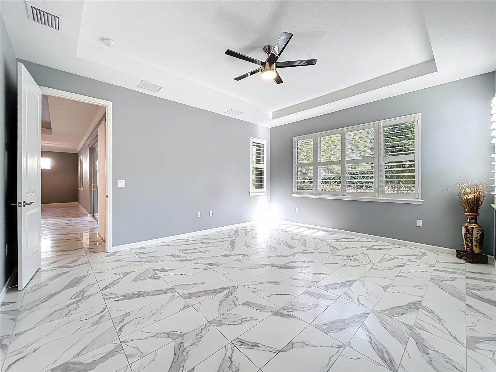 Image 42 of 91 For 295 Northcote Court