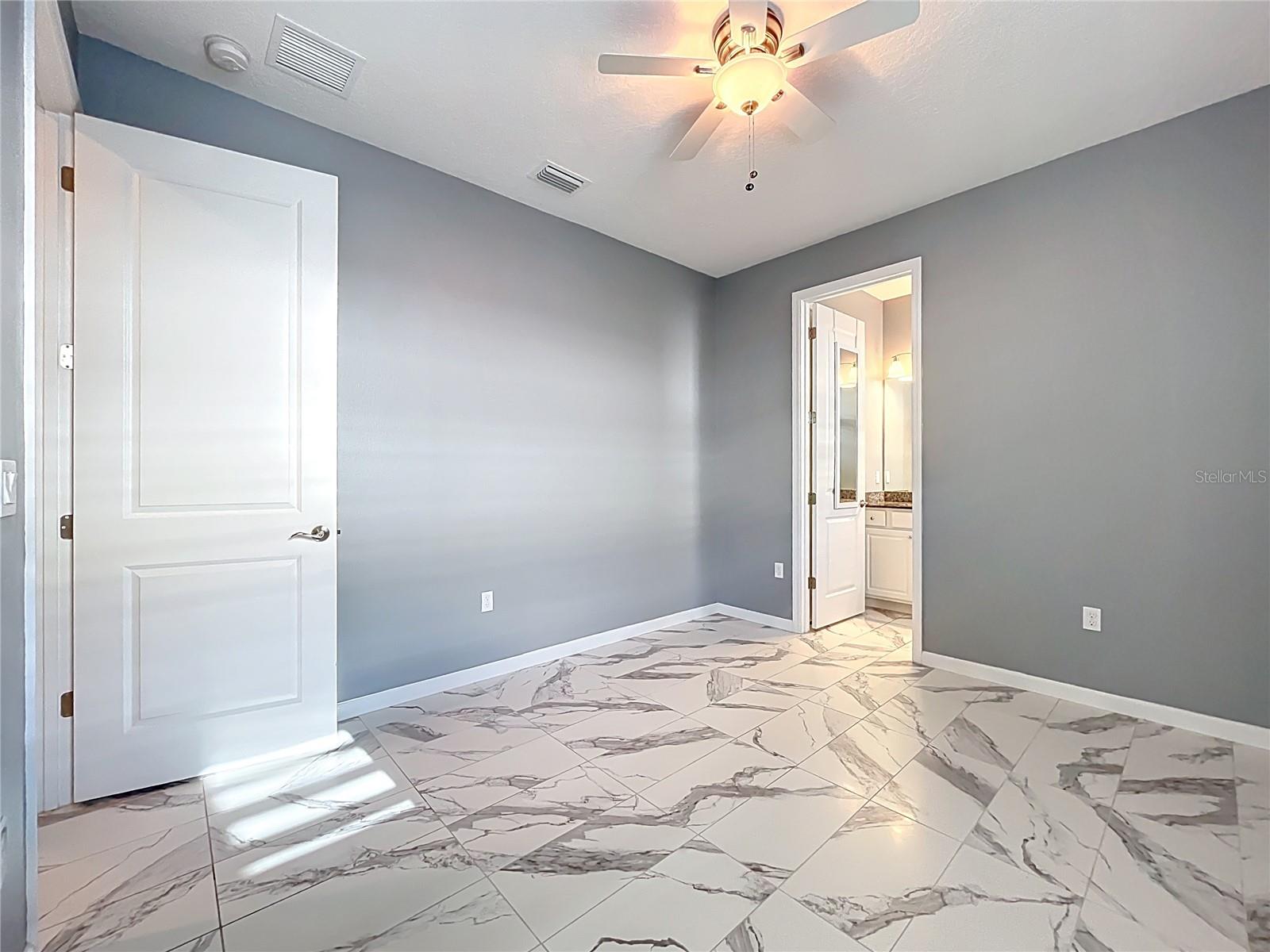 Image 51 of 91 For 295 Northcote Court