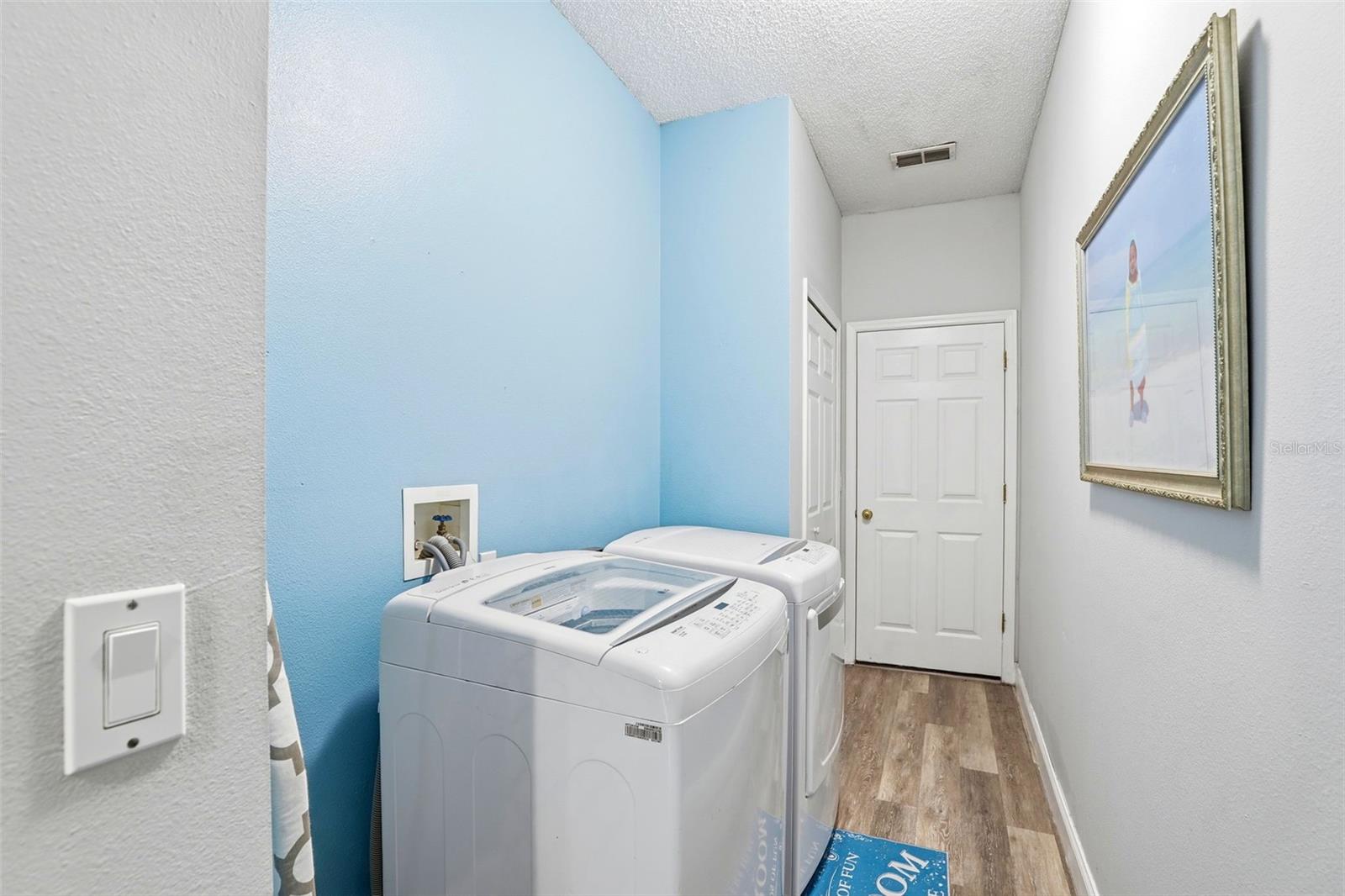 Image 31 of 49 For 2424 Stone Cross Circle