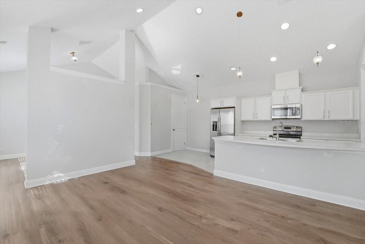 Image 43 of 62 For 13790 Heaney Avenue