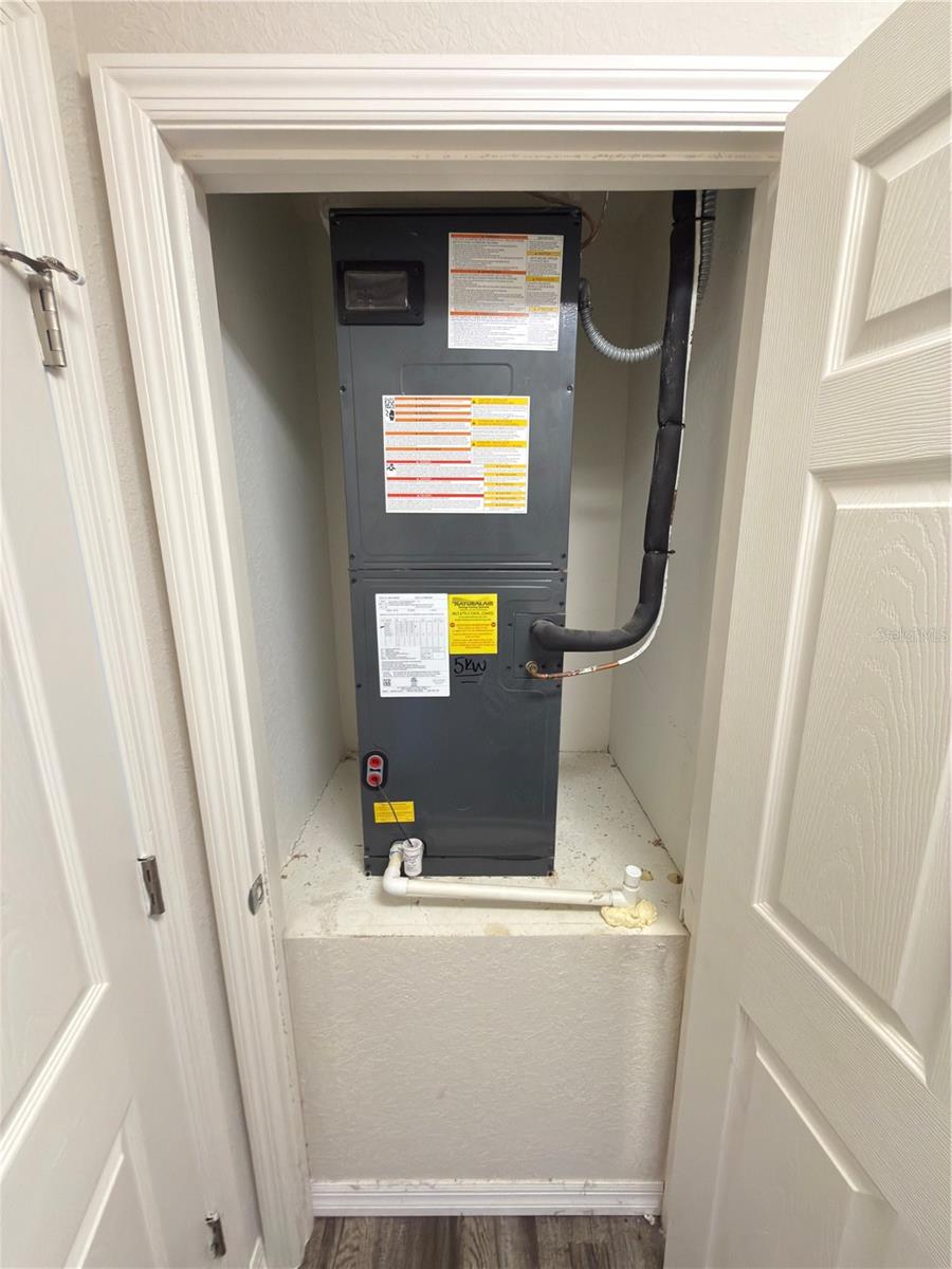 Image 31 of 41 For 1088 Zion Drive