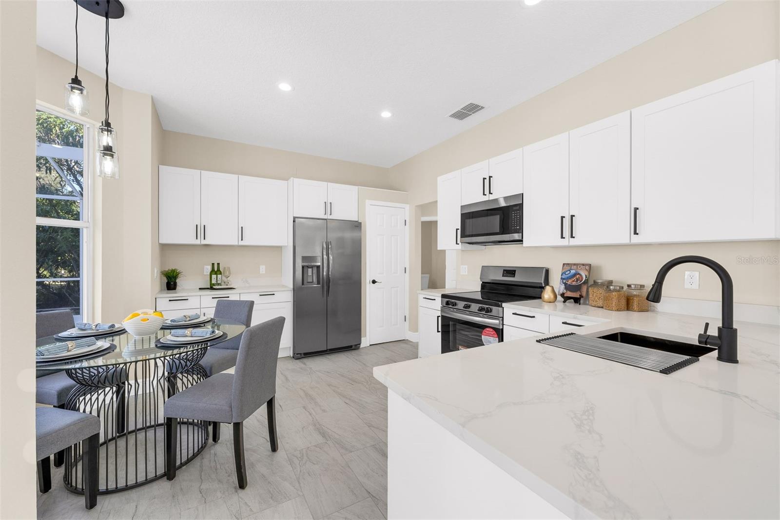 Image 19 of 48 For 5010 Labrador Lane