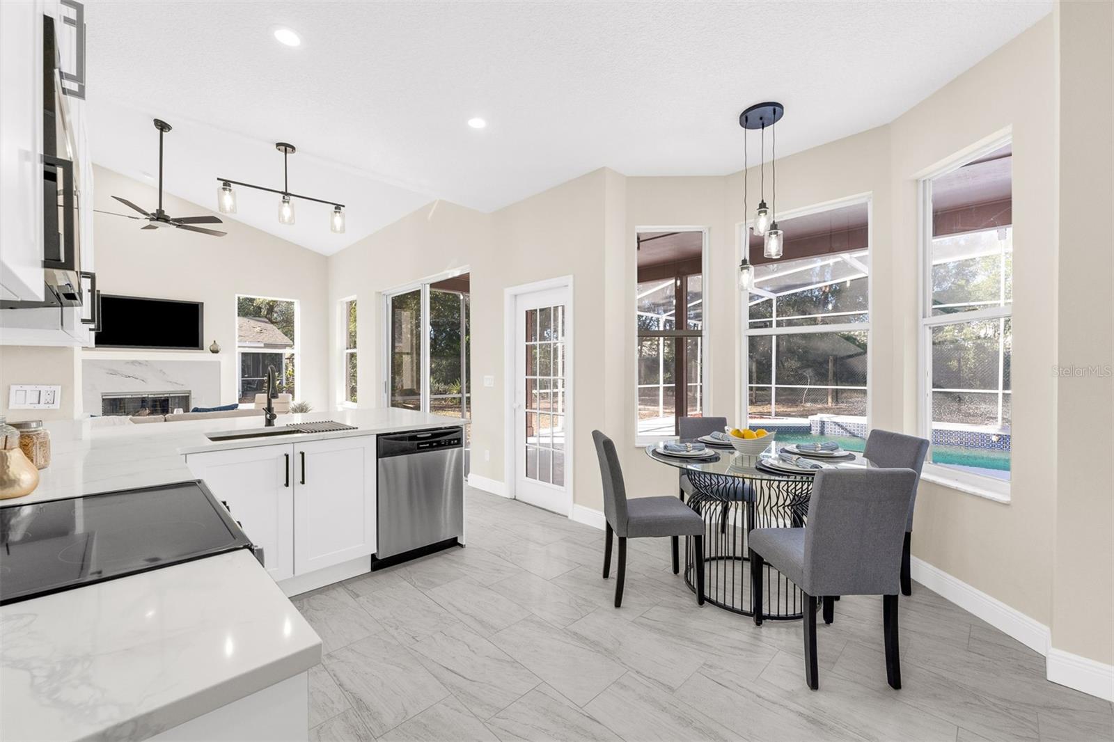 Image 21 of 48 For 5010 Labrador Lane