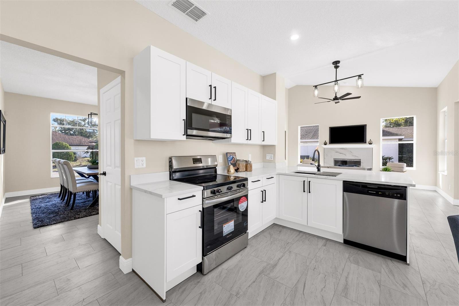 Image 23 of 48 For 5010 Labrador Lane