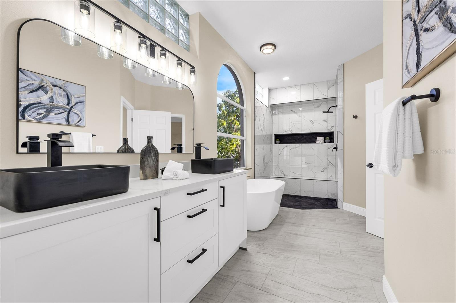 Image 29 of 48 For 5010 Labrador Lane