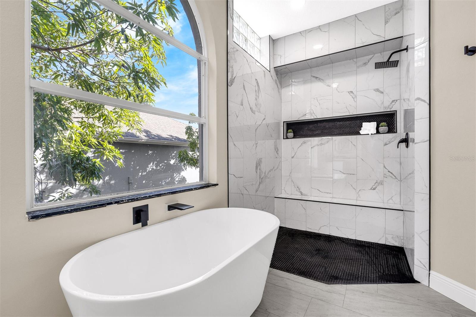 Image 30 of 48 For 5010 Labrador Lane